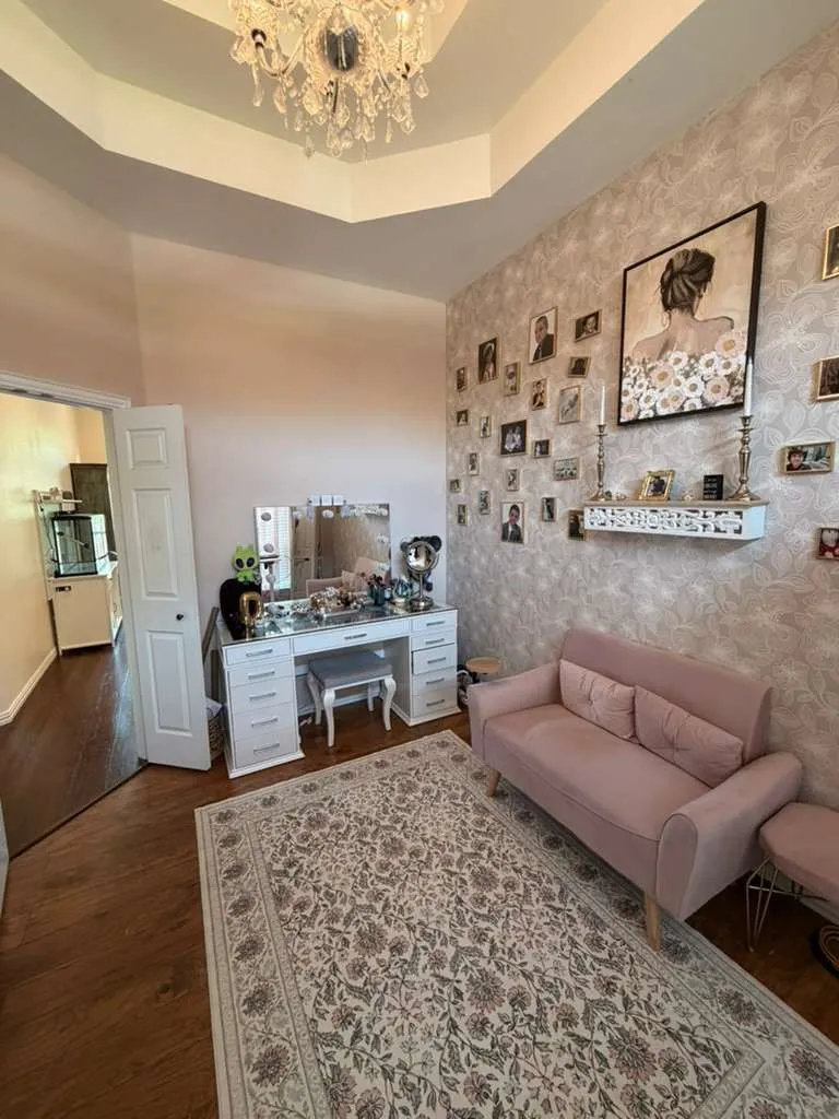 Single Family Residence For Sale in Dallas County , 906 busby, Cedar Hill, Texas 75104, 3 Bedrooms, 2 Bathrooms, 2 Garage spaces, 2,190 Sqft, built in 1991, Price $335,000, mls#21265360, Real Estate Agent in Cedar Hill, Homes For Sale in Dallas county, Homes For Sale in Cedar Hill, Realtor in Cedar Hill Texas, Real Estate Brokerage Independent Realty Texas, Luminita Cordes Realtor