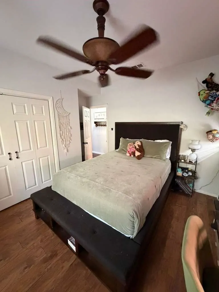 Single Family Residence For Sale in Dallas County , 906 busby, Cedar Hill, Texas 75104, 3 Bedrooms, 2 Bathrooms, 2 Garage spaces, 2,190 Sqft, built in 1991, Price $335,000, mls#21265360, Real Estate Agent in Cedar Hill, Homes For Sale in Dallas county, Homes For Sale in Cedar Hill, Realtor in Cedar Hill Texas, Real Estate Brokerage Independent Realty Texas, Luminita Cordes Realtor