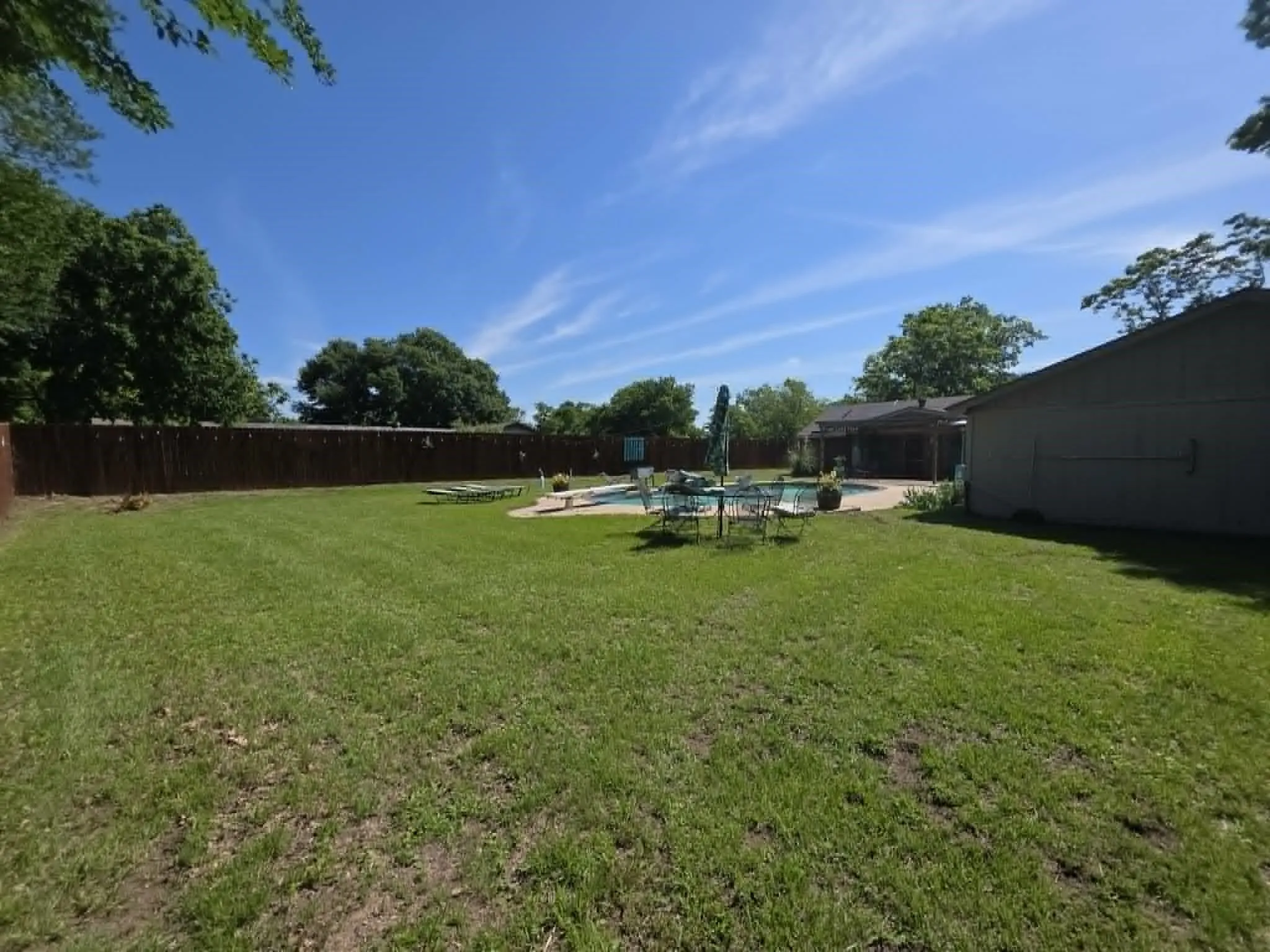 Single Family Residence For Sale in Freestone County , 900 S 8th Avenue, Teague, Texas 75860, 3 Bedroom, 2 Bathroom, Garage spaces, 1,556 Sqft, built in 1986, mls#21265323, Real Estate Agent in Teague, Homes For Sale in Freestone county, Homes For Sale in Teague, Realtor in Teague Texas, Real Estate Brokerage Independent Realty Texas, Luminita Cordes Realtor