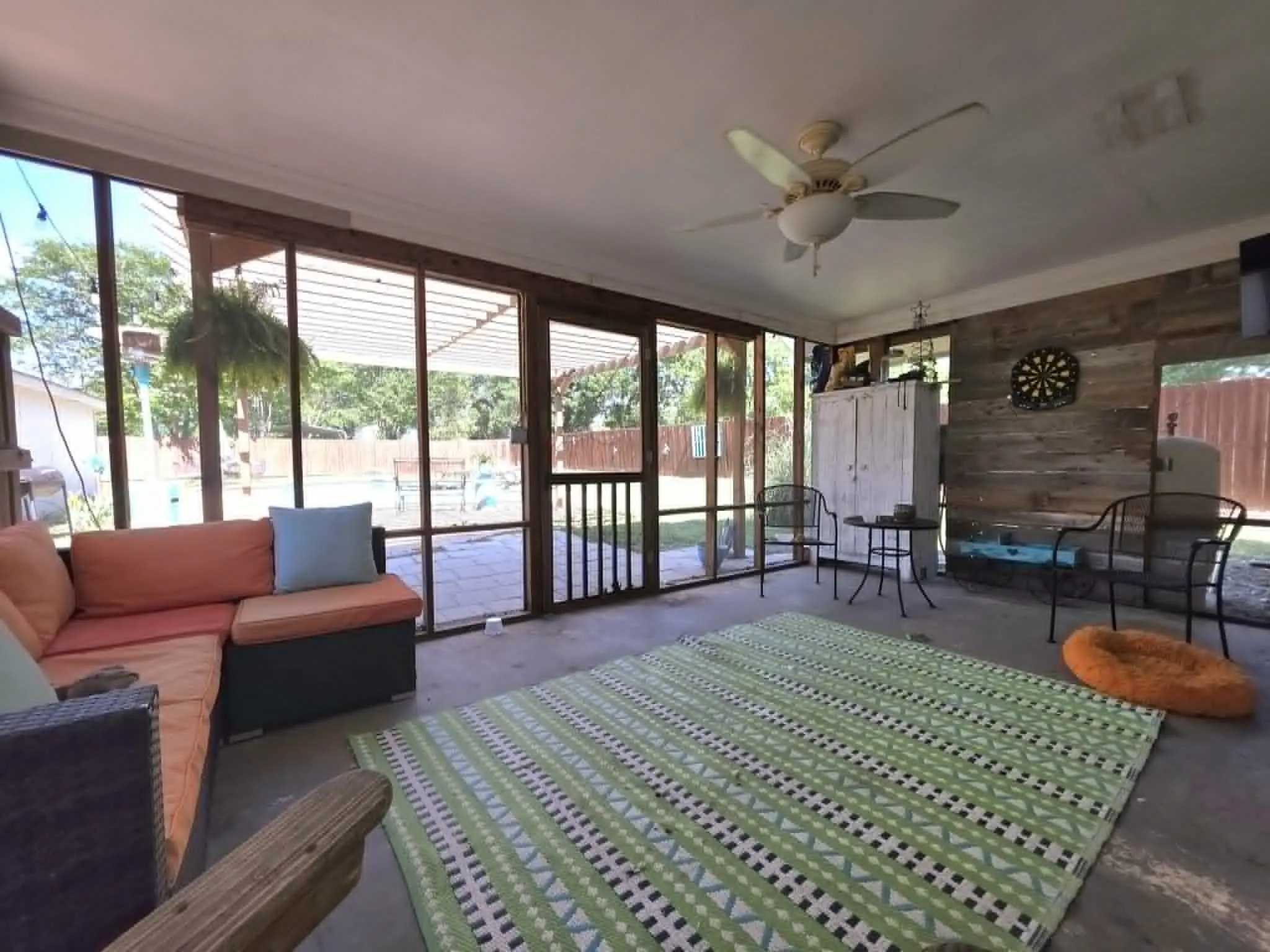 Single Family Residence For Sale in Freestone County , 900 S 8th Avenue, Teague, Texas 75860, 3 Bedroom, 2 Bathroom, Garage spaces, 1,556 Sqft, built in 1986, mls#21265323, Real Estate Agent in Teague, Homes For Sale in Freestone county, Homes For Sale in Teague, Realtor in Teague Texas, Real Estate Brokerage Independent Realty Texas, Luminita Cordes Realtor