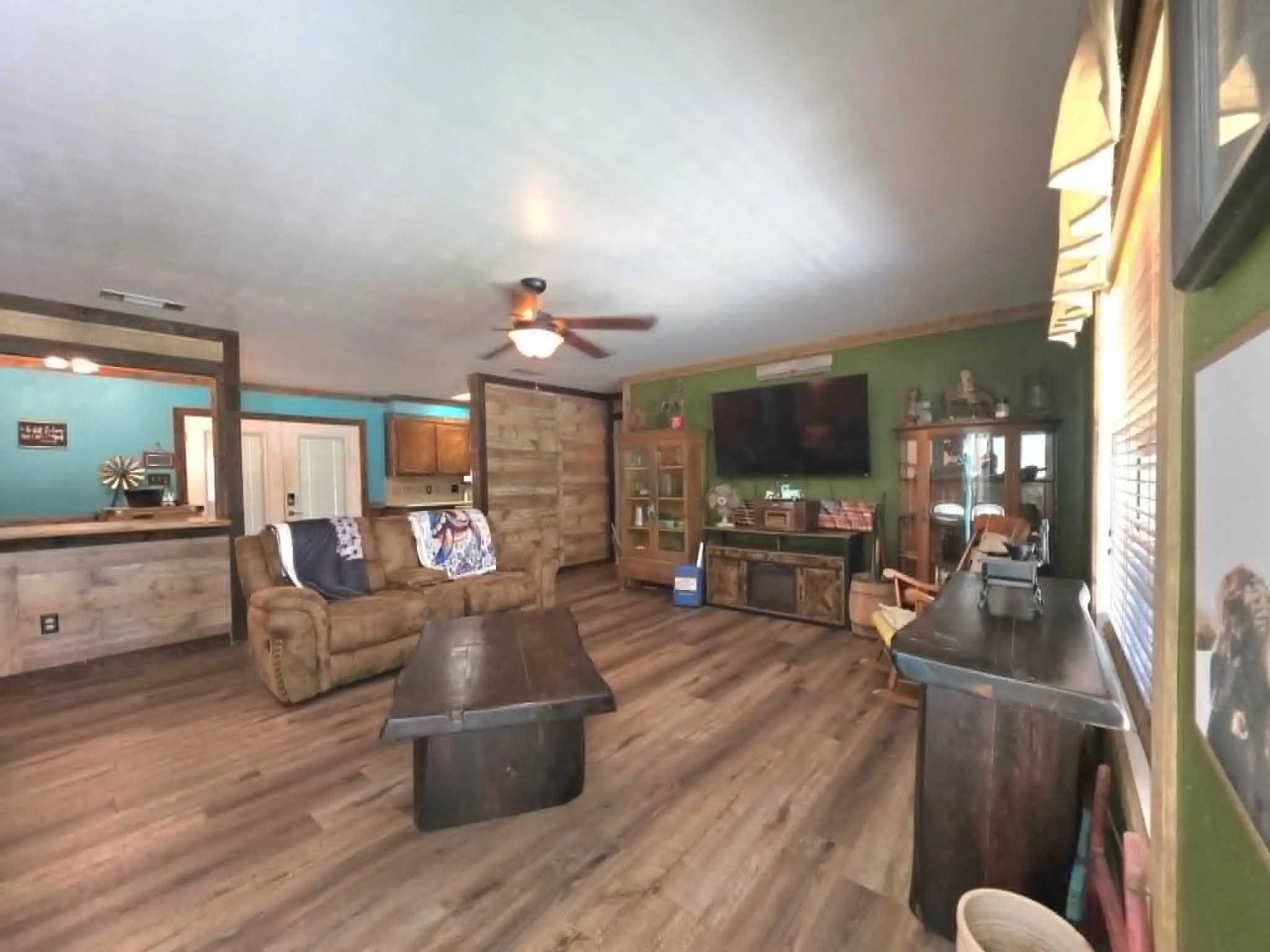 Single Family Residence For Sale in Freestone County , 900 S 8th Avenue, Teague, Texas 75860, 3 Bedroom, 2 Bathroom, Garage spaces, 1,556 Sqft, built in 1986, mls#21265323, Real Estate Agent in Teague, Homes For Sale in Freestone county, Homes For Sale in Teague, Realtor in Teague Texas, Real Estate Brokerage Independent Realty Texas, Luminita Cordes Realtor