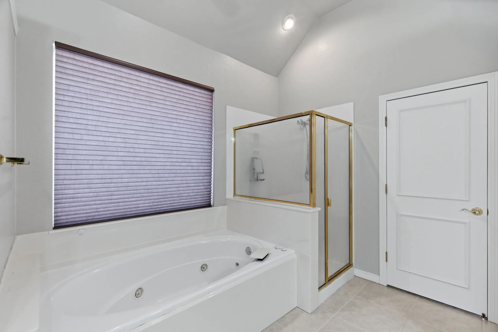 Single Family Residence For Sale in Tarrant County , 605 Blair Court, Southlake, Texas 76092, 4 Bedroom, 4 Bathroom, 3 Garage spaces, 4,030 Sqft, built in 1997, mls#21263761, Real Estate Agent in Southlake, Homes For Sale in Tarrant county, Homes For Sale in Southlake, Realtor in Southlake Texas, Real Estate Brokerage Independent Realty Texas, Luminita Cordes Realtor