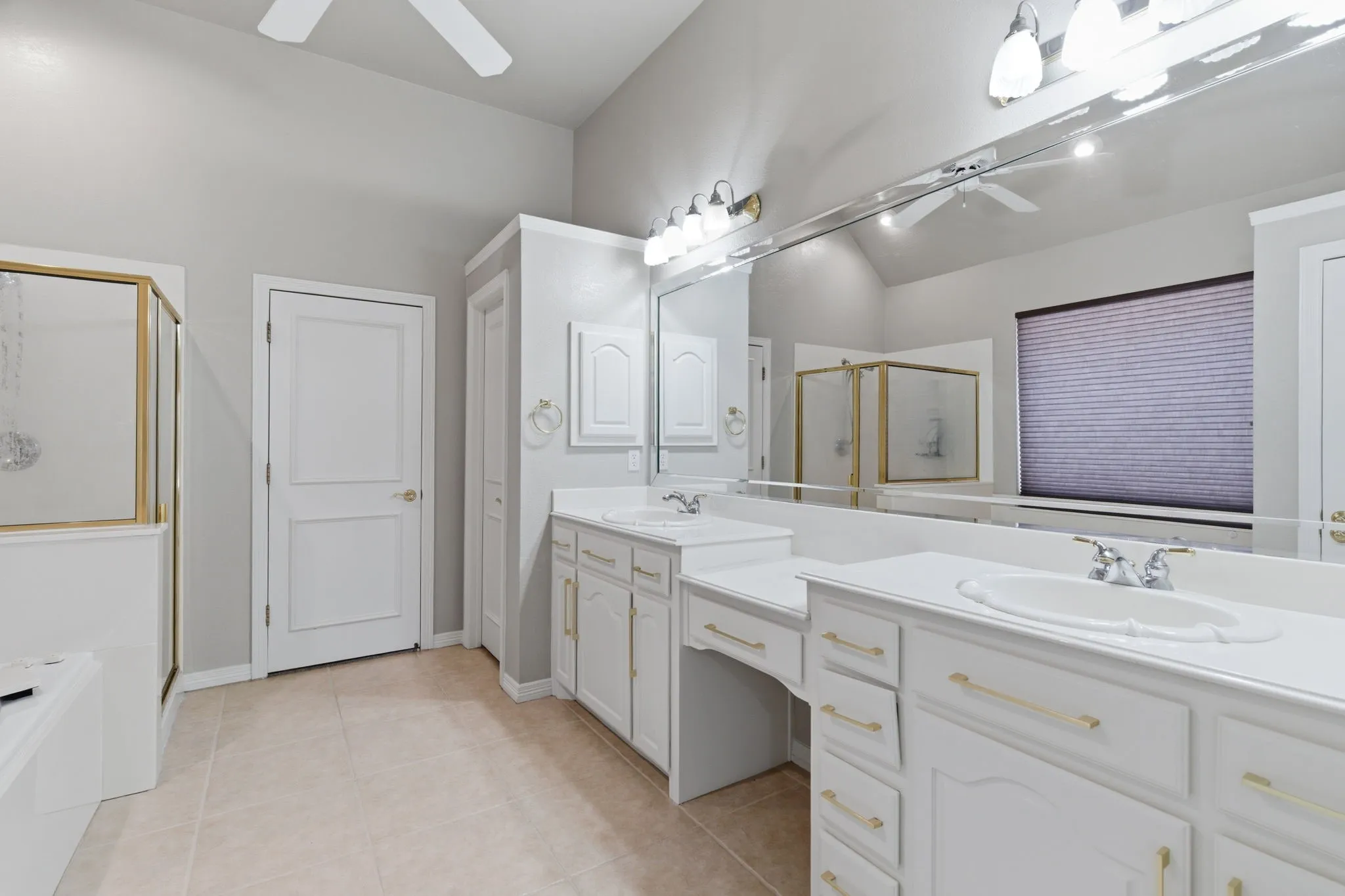 Single Family Residence For Sale in Tarrant County , 605 Blair Court, Southlake, Texas 76092, 4 Bedroom, 4 Bathroom, 3 Garage spaces, 4,030 Sqft, built in 1997, mls#21263761, Real Estate Agent in Southlake, Homes For Sale in Tarrant county, Homes For Sale in Southlake, Realtor in Southlake Texas, Real Estate Brokerage Independent Realty Texas, Luminita Cordes Realtor