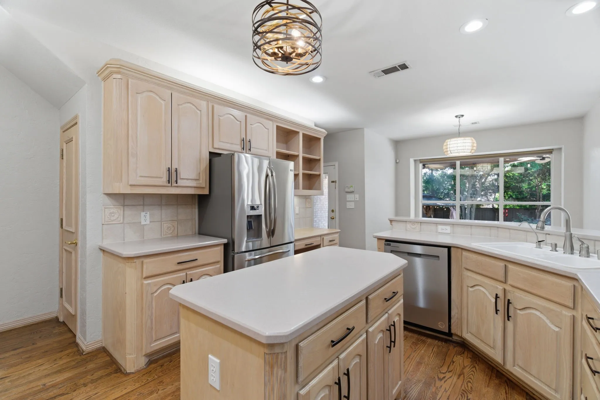Single Family Residence For Sale in Tarrant County , 605 Blair Court, Southlake, Texas 76092, 4 Bedroom, 4 Bathroom, 3 Garage spaces, 4,030 Sqft, built in 1997, mls#21263761, Real Estate Agent in Southlake, Homes For Sale in Tarrant county, Homes For Sale in Southlake, Realtor in Southlake Texas, Real Estate Brokerage Independent Realty Texas, Luminita Cordes Realtor