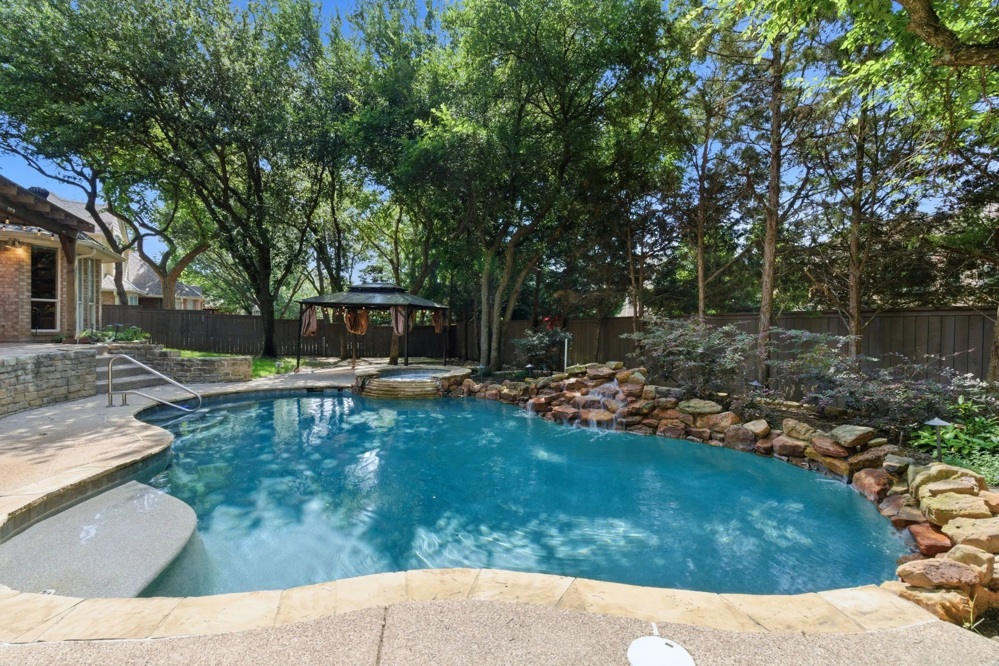 Single Family Residence For Sale in Tarrant County , 605 Blair Court, Southlake, Texas 76092, 4 Bedroom, 4 Bathroom, 3 Garage spaces, 4,030 Sqft, built in 1997, mls#21263761, Real Estate Agent in Southlake, Homes For Sale in Tarrant county, Homes For Sale in Southlake, Realtor in Southlake Texas, Real Estate Brokerage Independent Realty Texas, Luminita Cordes Realtor