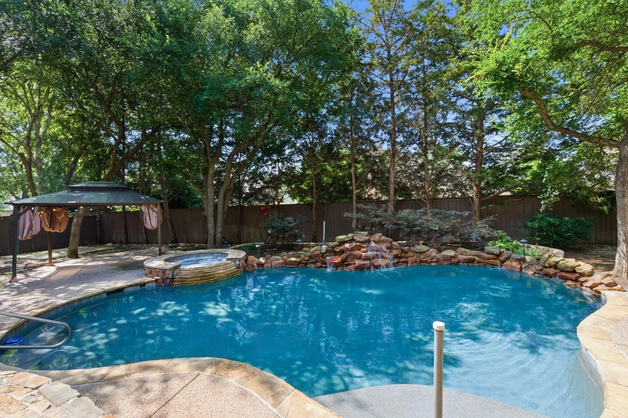 Backyard Pool & Spa