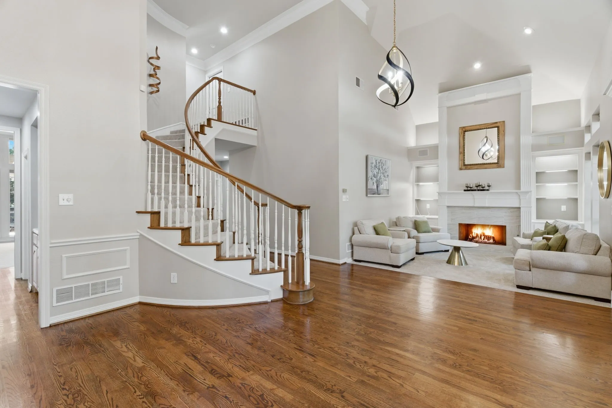Single Family Residence For Sale in Tarrant County , 605 Blair Court, Southlake, Texas 76092, 4 Bedroom, 4 Bathroom, 3 Garage spaces, 4,030 Sqft, built in 1997, mls#21263761, Real Estate Agent in Southlake, Homes For Sale in Tarrant county, Homes For Sale in Southlake, Realtor in Southlake Texas, Real Estate Brokerage Independent Realty Texas, Luminita Cordes Realtor