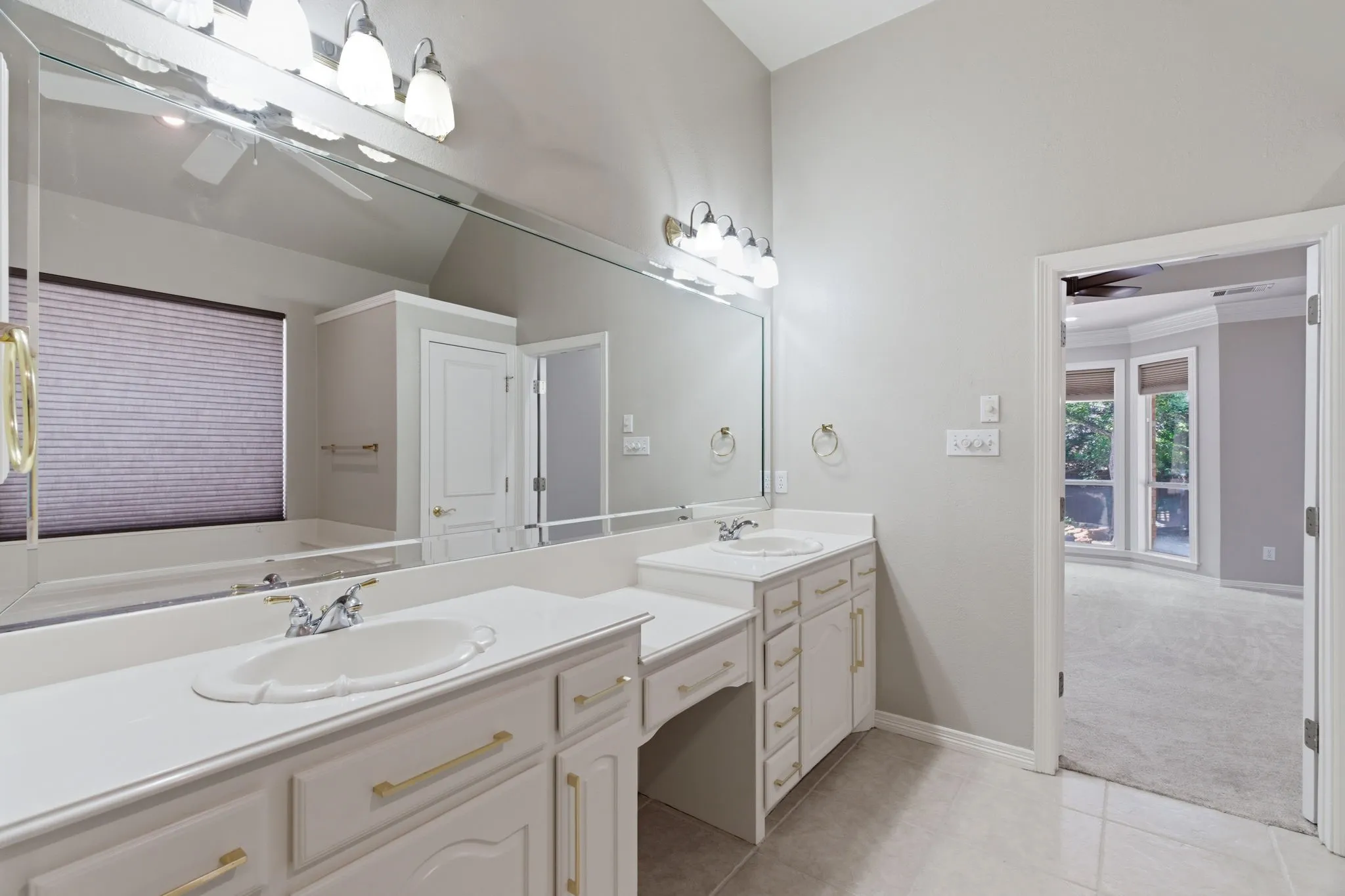 Single Family Residence For Sale in Tarrant County , 605 Blair Court, Southlake, Texas 76092, 4 Bedroom, 4 Bathroom, 3 Garage spaces, 4,030 Sqft, built in 1997, mls#21263761, Real Estate Agent in Southlake, Homes For Sale in Tarrant county, Homes For Sale in Southlake, Realtor in Southlake Texas, Real Estate Brokerage Independent Realty Texas, Luminita Cordes Realtor