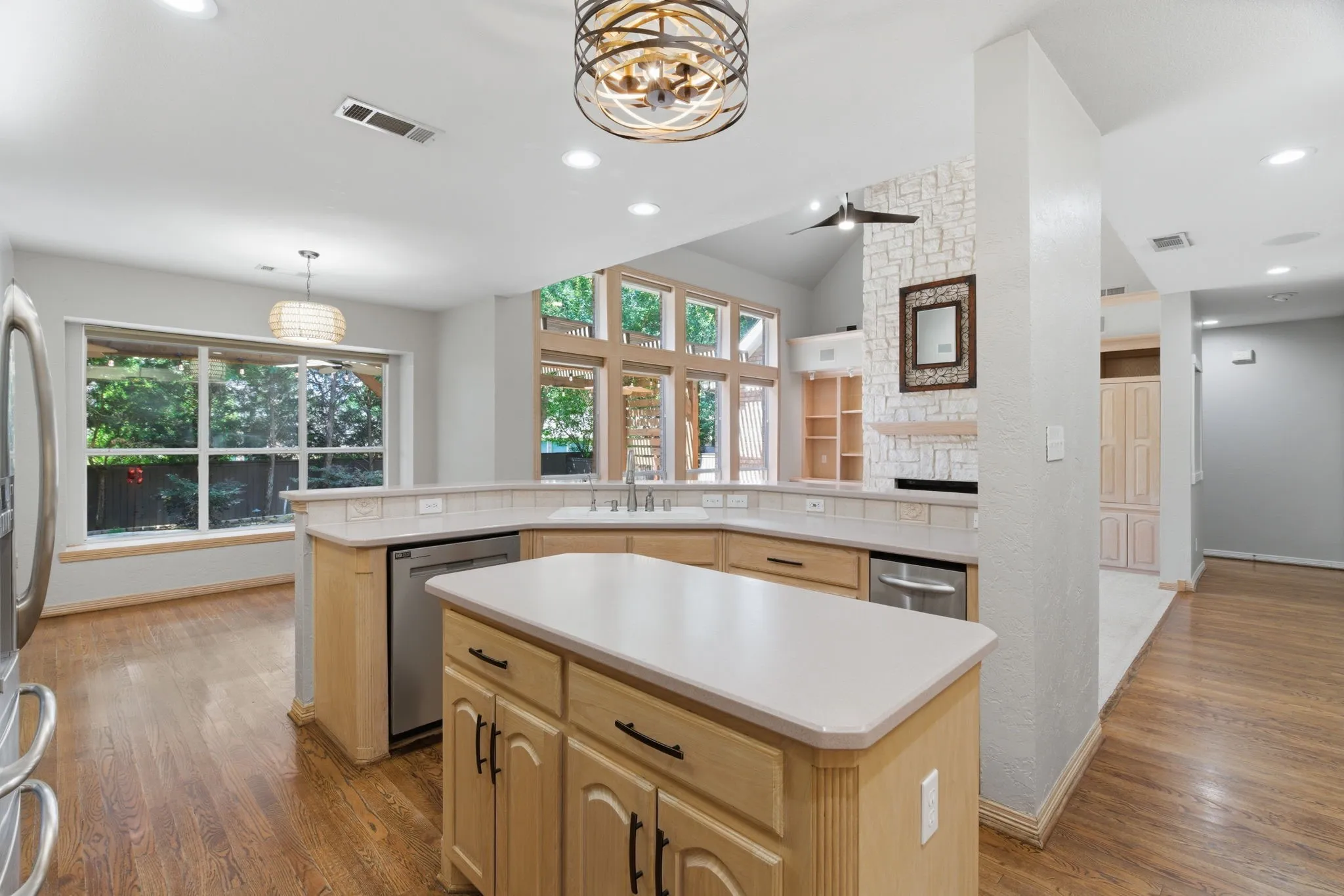 Single Family Residence For Sale in Tarrant County , 605 Blair Court, Southlake, Texas 76092, 4 Bedroom, 4 Bathroom, 3 Garage spaces, 4,030 Sqft, built in 1997, mls#21263761, Real Estate Agent in Southlake, Homes For Sale in Tarrant county, Homes For Sale in Southlake, Realtor in Southlake Texas, Real Estate Brokerage Independent Realty Texas, Luminita Cordes Realtor