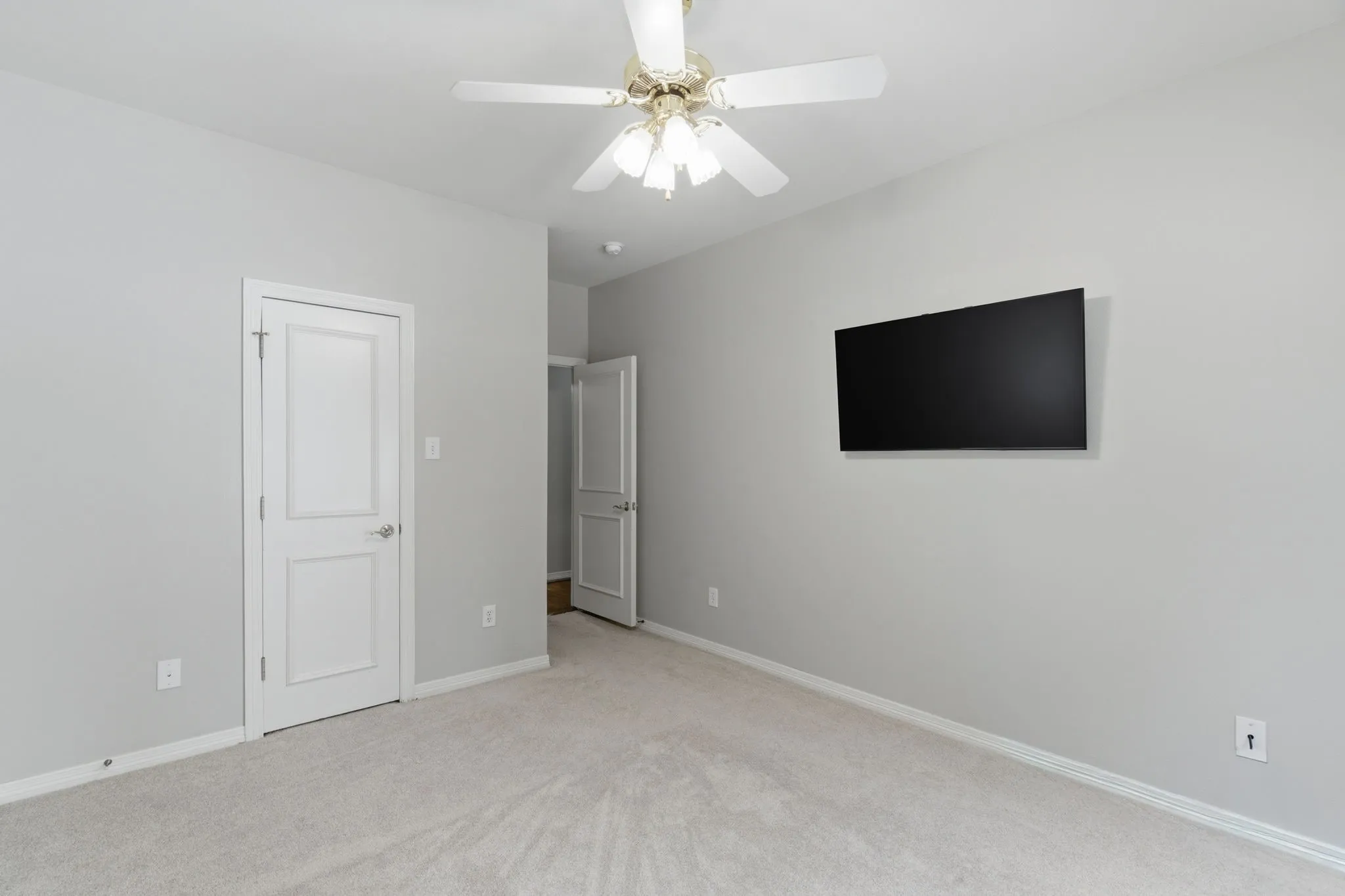 Single Family Residence For Sale in Tarrant County , 605 Blair Court, Southlake, Texas 76092, 4 Bedroom, 4 Bathroom, 3 Garage spaces, 4,030 Sqft, built in 1997, mls#21263761, Real Estate Agent in Southlake, Homes For Sale in Tarrant county, Homes For Sale in Southlake, Realtor in Southlake Texas, Real Estate Brokerage Independent Realty Texas, Luminita Cordes Realtor