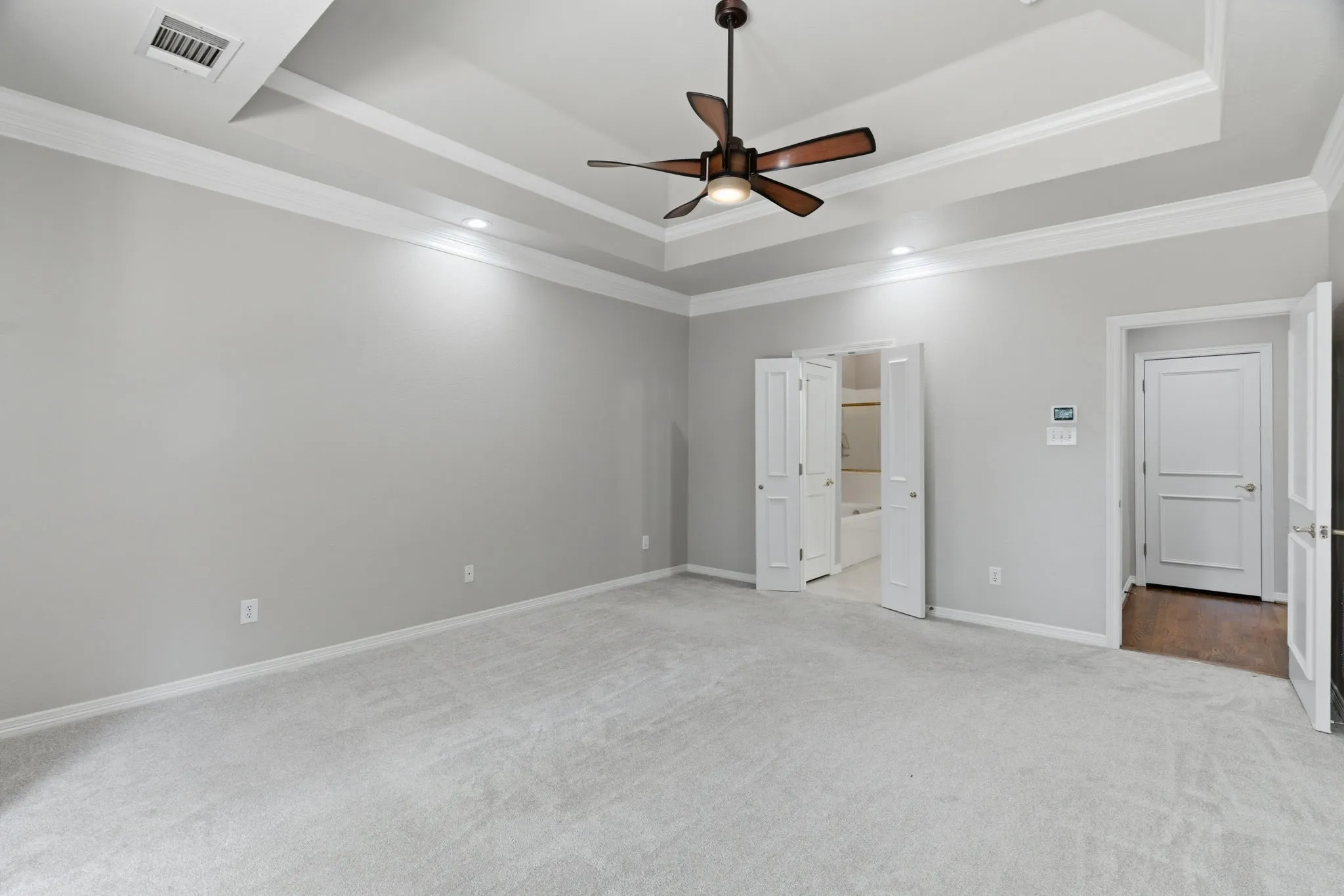 Single Family Residence For Sale in Tarrant County , 605 Blair Court, Southlake, Texas 76092, 4 Bedroom, 4 Bathroom, 3 Garage spaces, 4,030 Sqft, built in 1997, mls#21263761, Real Estate Agent in Southlake, Homes For Sale in Tarrant county, Homes For Sale in Southlake, Realtor in Southlake Texas, Real Estate Brokerage Independent Realty Texas, Luminita Cordes Realtor