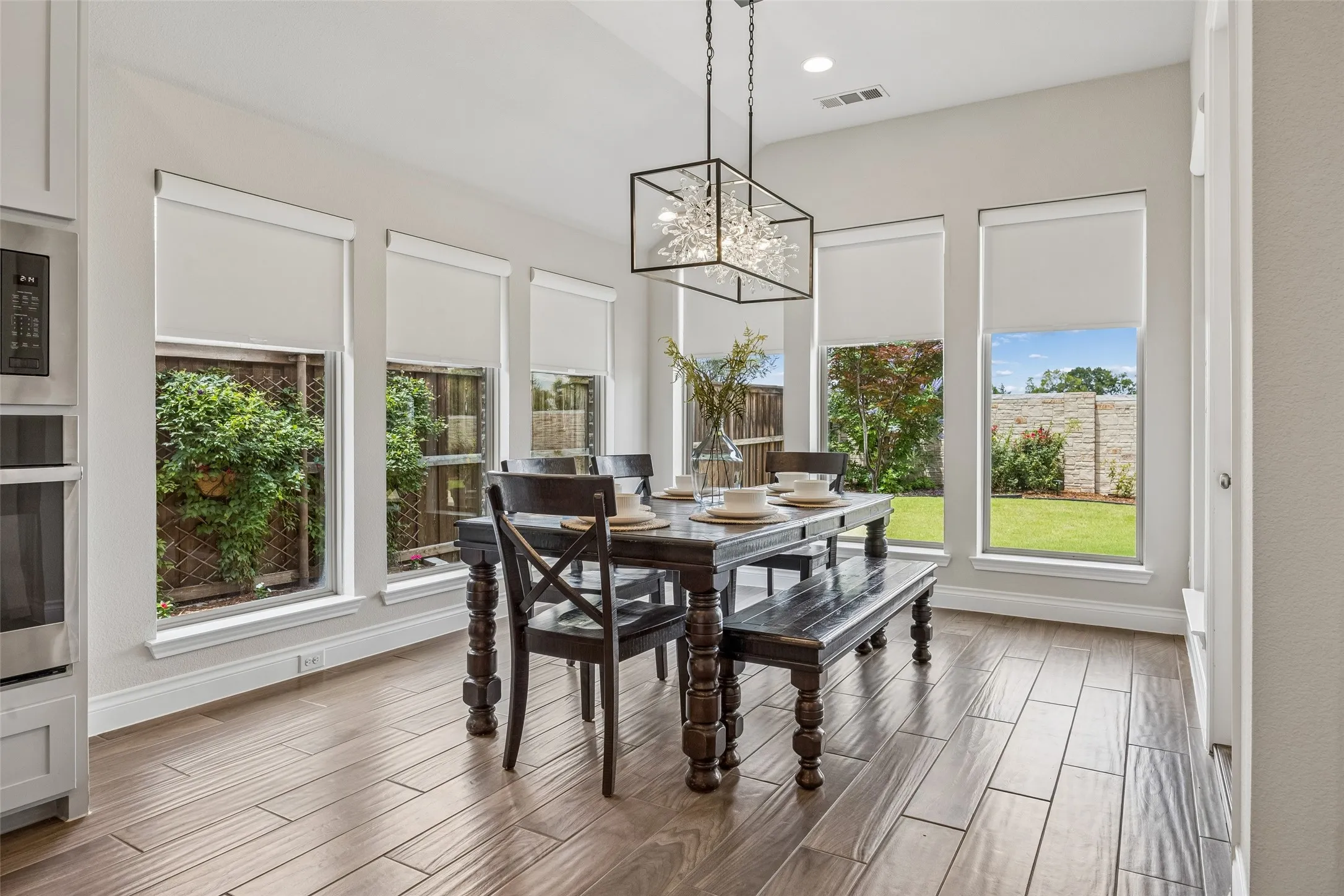 Single Family Residence For Sale in Collin County , 409 Calmwater Cove, Mc Kinney, Texas 75071, 4 Bedroom, 4 Bathroom, 3 Garage spaces, 2,930 Sqft, built in 2021, mls#21265345, Real Estate Agent in Mc Kinney, Homes For Sale in Collin county, Homes For Sale in Mc Kinney, Realtor in Mc Kinney Texas, Real Estate Brokerage Independent Realty Texas, Luminita Cordes Realtor