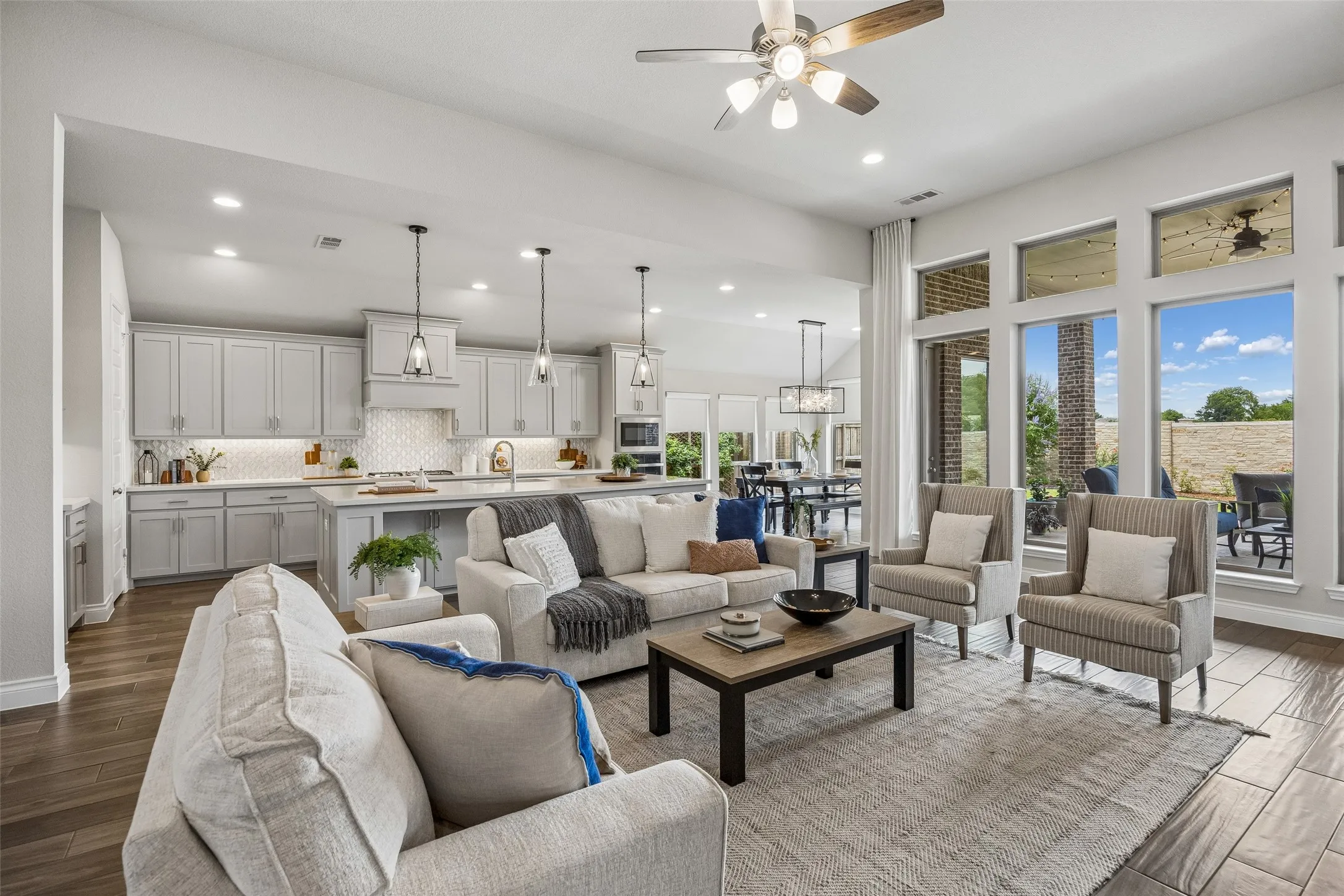 Single Family Residence For Sale in Collin County , 409 Calmwater Cove, Mc Kinney, Texas 75071, 4 Bedroom, 4 Bathroom, 3 Garage spaces, 2,930 Sqft, built in 2021, mls#21265345, Real Estate Agent in Mc Kinney, Homes For Sale in Collin county, Homes For Sale in Mc Kinney, Realtor in Mc Kinney Texas, Real Estate Brokerage Independent Realty Texas, Luminita Cordes Realtor