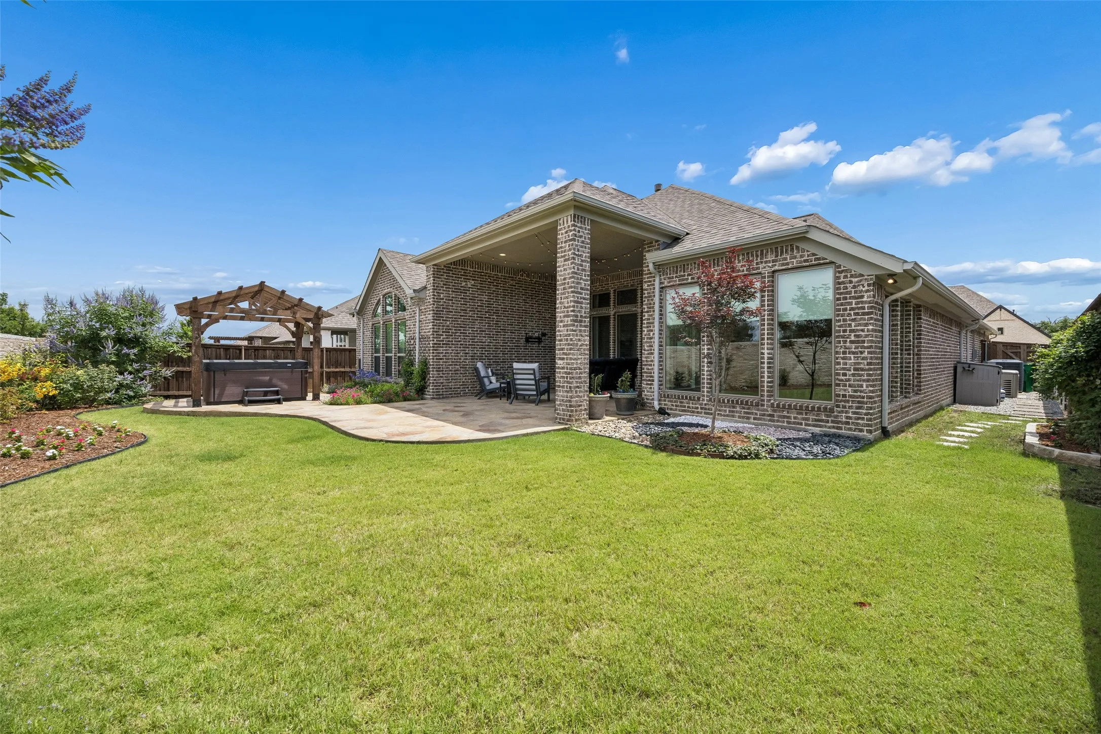 Single Family Residence For Sale in Collin County , 409 Calmwater Cove, Mc Kinney, Texas 75071, 4 Bedroom, 4 Bathroom, 3 Garage spaces, 2,930 Sqft, built in 2021, mls#21265345, Real Estate Agent in Mc Kinney, Homes For Sale in Collin county, Homes For Sale in Mc Kinney, Realtor in Mc Kinney Texas, Real Estate Brokerage Independent Realty Texas, Luminita Cordes Realtor