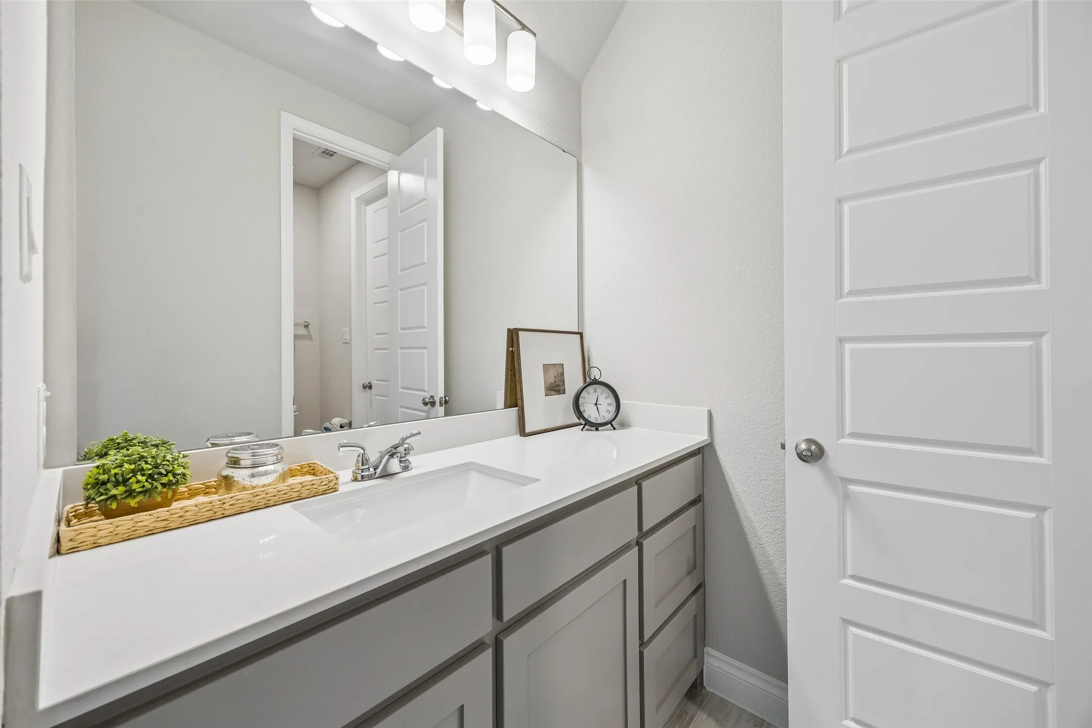 Single Family Residence For Sale in Collin County , 409 Calmwater Cove, Mc Kinney, Texas 75071, 4 Bedroom, 4 Bathroom, 3 Garage spaces, 2,930 Sqft, built in 2021, mls#21265345, Real Estate Agent in Mc Kinney, Homes For Sale in Collin county, Homes For Sale in Mc Kinney, Realtor in Mc Kinney Texas, Real Estate Brokerage Independent Realty Texas, Luminita Cordes Realtor