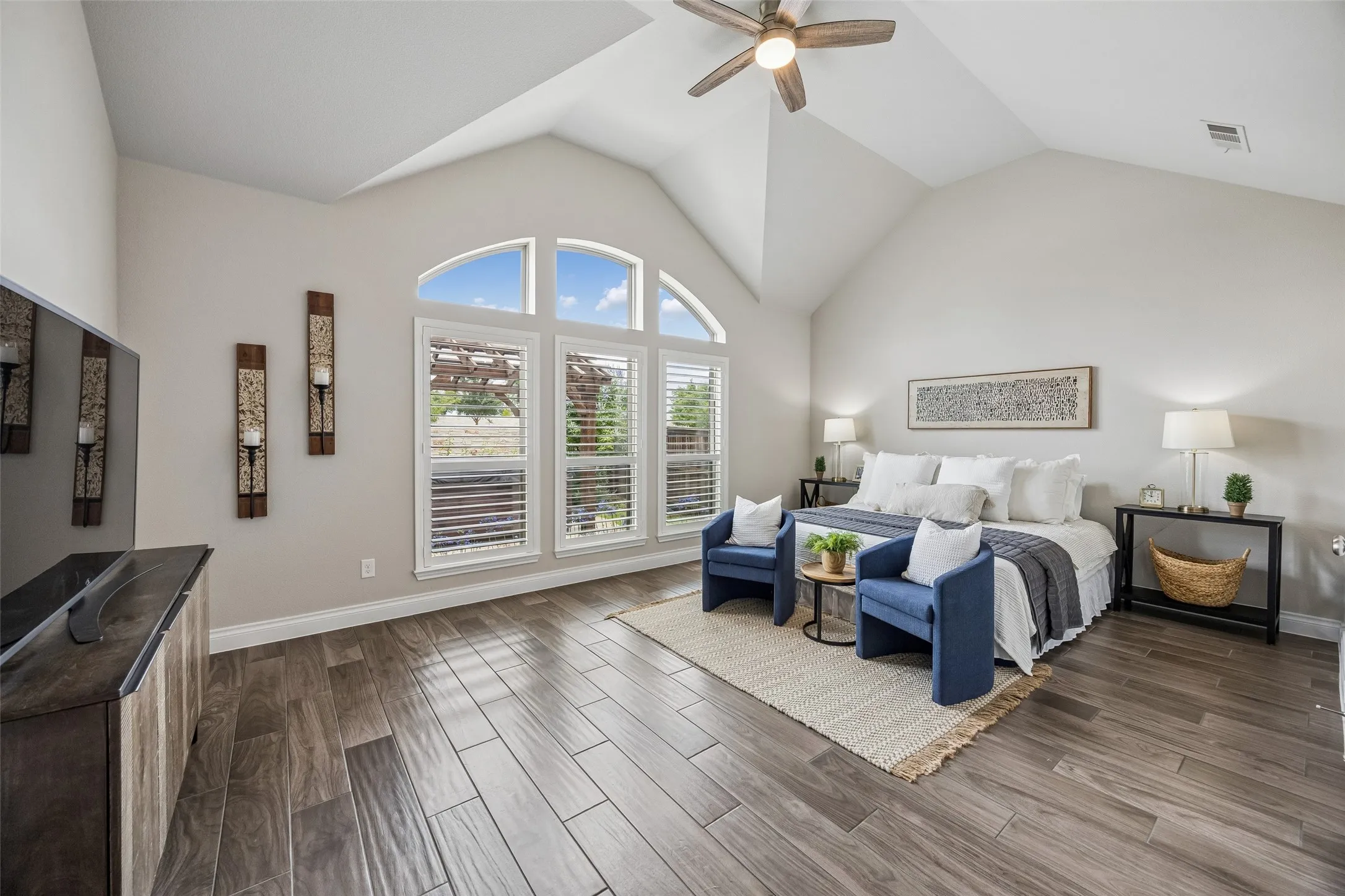 Single Family Residence For Sale in Collin County , 409 Calmwater Cove, Mc Kinney, Texas 75071, 4 Bedroom, 4 Bathroom, 3 Garage spaces, 2,930 Sqft, built in 2021, mls#21265345, Real Estate Agent in Mc Kinney, Homes For Sale in Collin county, Homes For Sale in Mc Kinney, Realtor in Mc Kinney Texas, Real Estate Brokerage Independent Realty Texas, Luminita Cordes Realtor