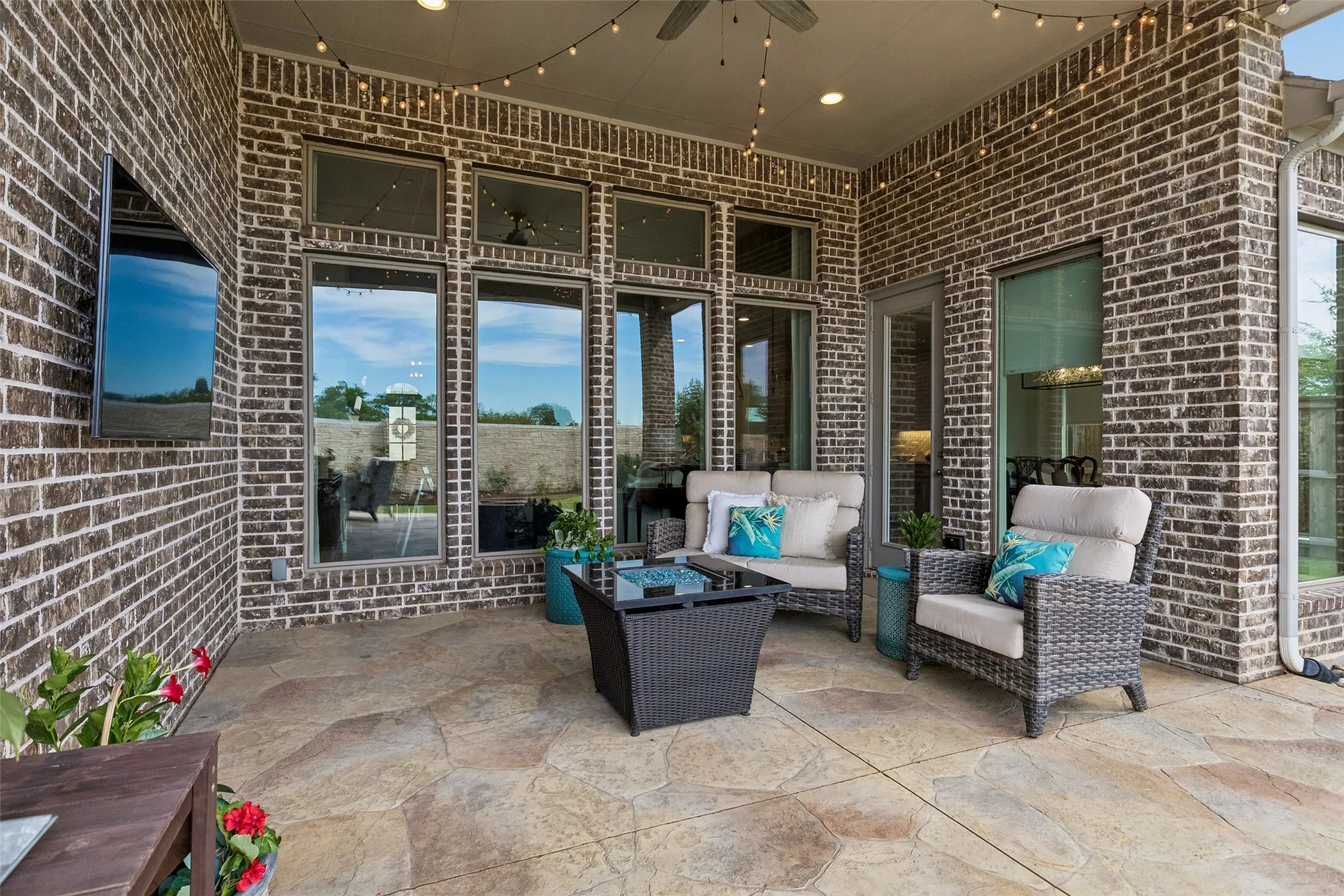 Single Family Residence For Sale in Collin County , 409 Calmwater Cove, Mc Kinney, Texas 75071, 4 Bedroom, 4 Bathroom, 3 Garage spaces, 2,930 Sqft, built in 2021, mls#21265345, Real Estate Agent in Mc Kinney, Homes For Sale in Collin county, Homes For Sale in Mc Kinney, Realtor in Mc Kinney Texas, Real Estate Brokerage Independent Realty Texas, Luminita Cordes Realtor