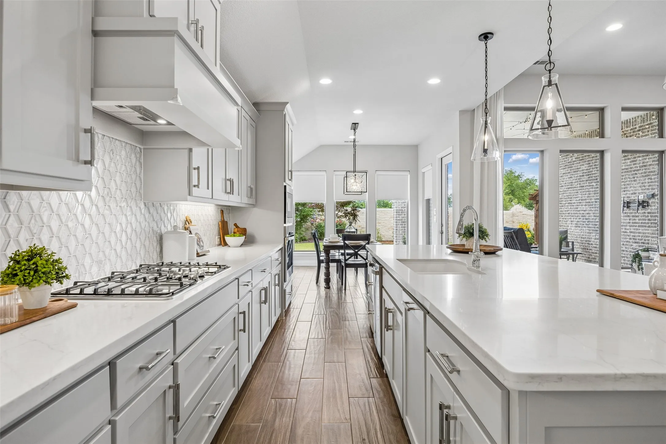 Single Family Residence For Sale in Collin County , 409 Calmwater Cove, Mc Kinney, Texas 75071, 4 Bedroom, 4 Bathroom, 3 Garage spaces, 2,930 Sqft, built in 2021, mls#21265345, Real Estate Agent in Mc Kinney, Homes For Sale in Collin county, Homes For Sale in Mc Kinney, Realtor in Mc Kinney Texas, Real Estate Brokerage Independent Realty Texas, Luminita Cordes Realtor