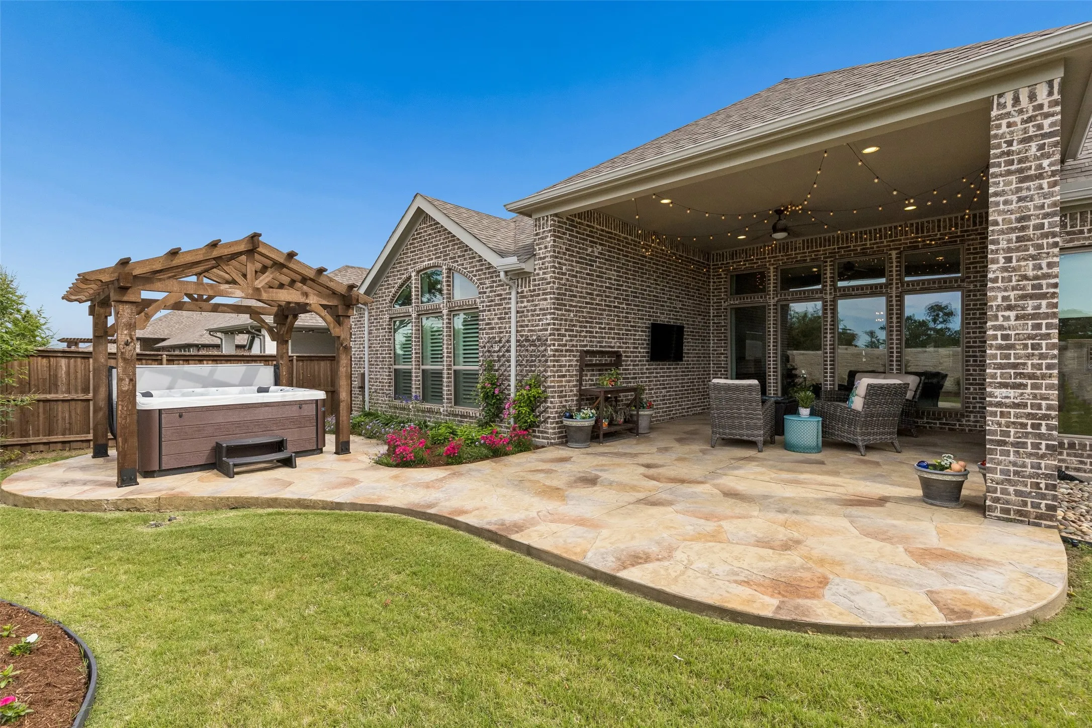 Single Family Residence For Sale in Collin County , 409 Calmwater Cove, Mc Kinney, Texas 75071, 4 Bedroom, 4 Bathroom, 3 Garage spaces, 2,930 Sqft, built in 2021, mls#21265345, Real Estate Agent in Mc Kinney, Homes For Sale in Collin county, Homes For Sale in Mc Kinney, Realtor in Mc Kinney Texas, Real Estate Brokerage Independent Realty Texas, Luminita Cordes Realtor