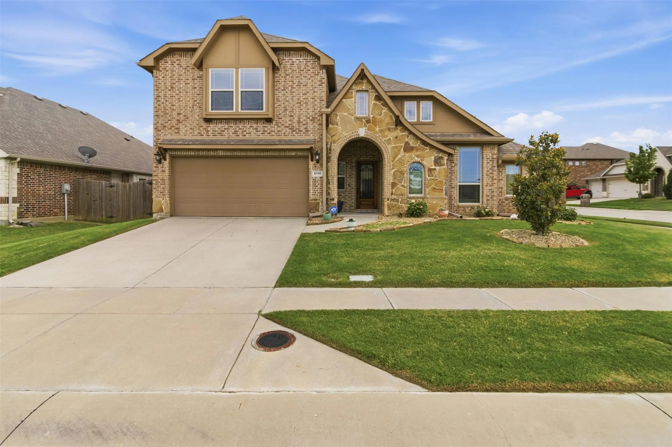 Single Family Residence For Sale in Denton County , 8100 Canyon Drive, Aubrey, Texas 76227, 5 Bedroom, 3 Bathroom, 2 Garage spaces, 3,283 Sqft, built in 2015, mls#21265350, Real Estate Agent in Aubrey, Homes For Sale in Denton county, Homes For Sale in Aubrey, Realtor in Aubrey Texas, Real Estate Brokerage Independent Realty Texas, Luminita Cordes Realtor