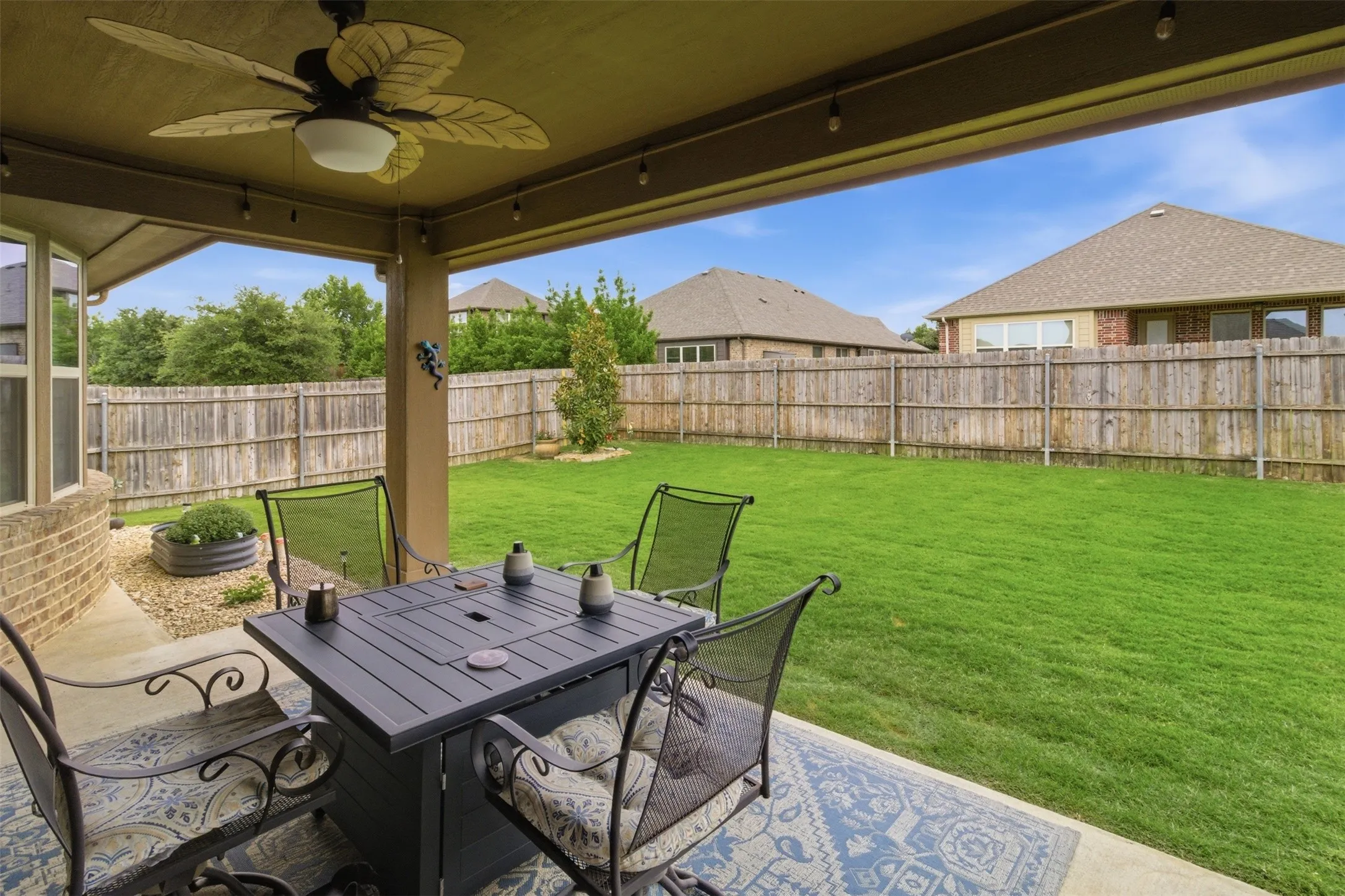 Single Family Residence For Sale in Denton County , 8100 Canyon Drive, Aubrey, Texas 76227, 5 Bedroom, 3 Bathroom, 2 Garage spaces, 3,283 Sqft, built in 2015, mls#21265350, Real Estate Agent in Aubrey, Homes For Sale in Denton county, Homes For Sale in Aubrey, Realtor in Aubrey Texas, Real Estate Brokerage Independent Realty Texas, Luminita Cordes Realtor