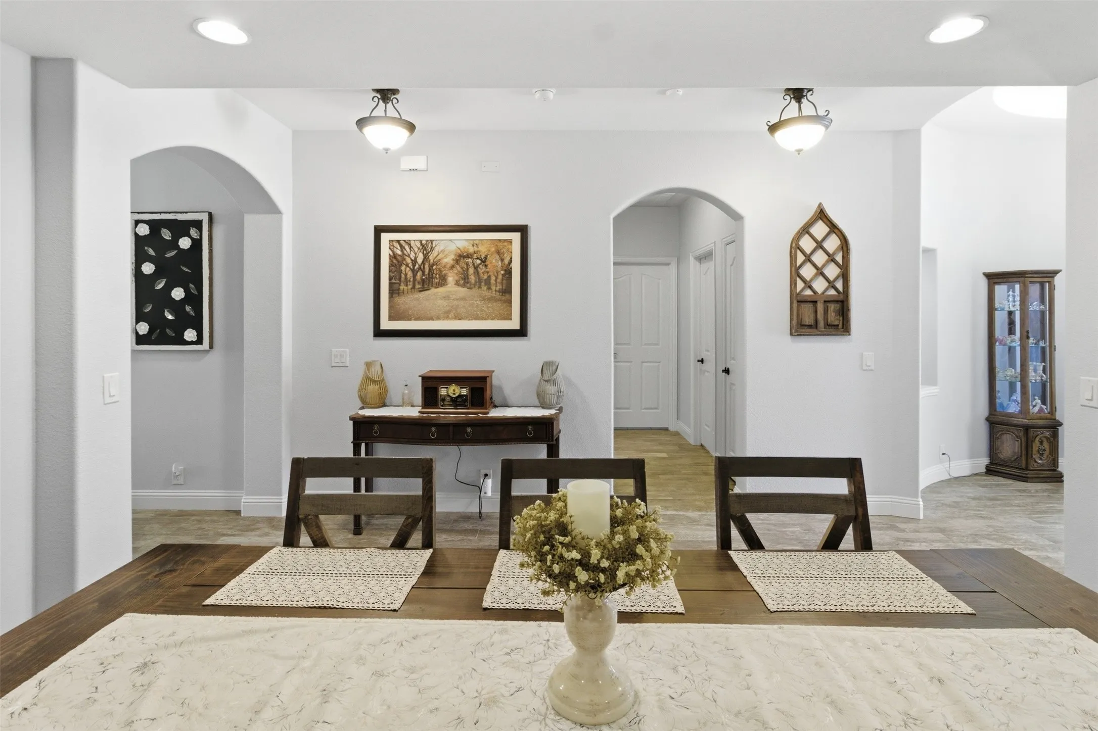 Single Family Residence For Sale in Denton County , 8100 Canyon Drive, Aubrey, Texas 76227, 5 Bedroom, 3 Bathroom, 2 Garage spaces, 3,283 Sqft, built in 2015, mls#21265350, Real Estate Agent in Aubrey, Homes For Sale in Denton county, Homes For Sale in Aubrey, Realtor in Aubrey Texas, Real Estate Brokerage Independent Realty Texas, Luminita Cordes Realtor