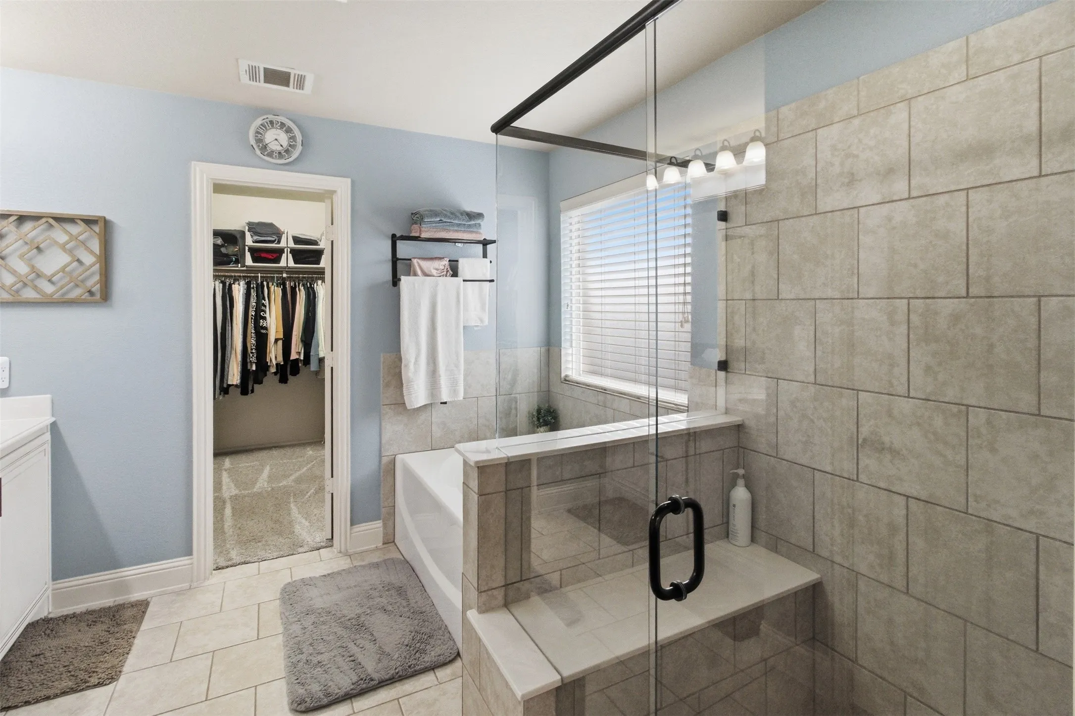 Single Family Residence For Sale in Denton County , 8100 Canyon Drive, Aubrey, Texas 76227, 5 Bedroom, 3 Bathroom, 2 Garage spaces, 3,283 Sqft, built in 2015, mls#21265350, Real Estate Agent in Aubrey, Homes For Sale in Denton county, Homes For Sale in Aubrey, Realtor in Aubrey Texas, Real Estate Brokerage Independent Realty Texas, Luminita Cordes Realtor