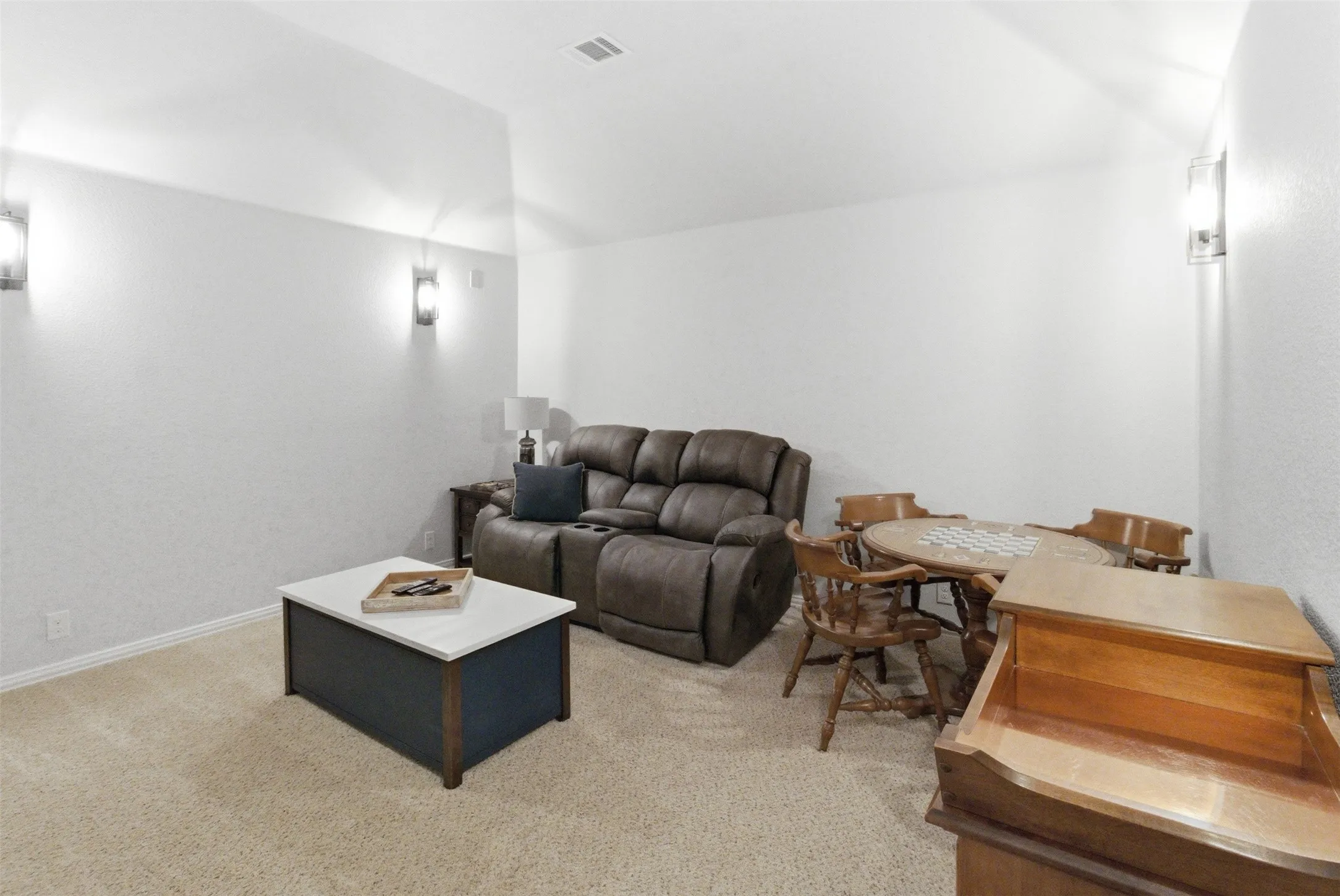 Single Family Residence For Sale in Denton County , 8100 Canyon Drive, Aubrey, Texas 76227, 5 Bedroom, 3 Bathroom, 2 Garage spaces, 3,283 Sqft, built in 2015, mls#21265350, Real Estate Agent in Aubrey, Homes For Sale in Denton county, Homes For Sale in Aubrey, Realtor in Aubrey Texas, Real Estate Brokerage Independent Realty Texas, Luminita Cordes Realtor
