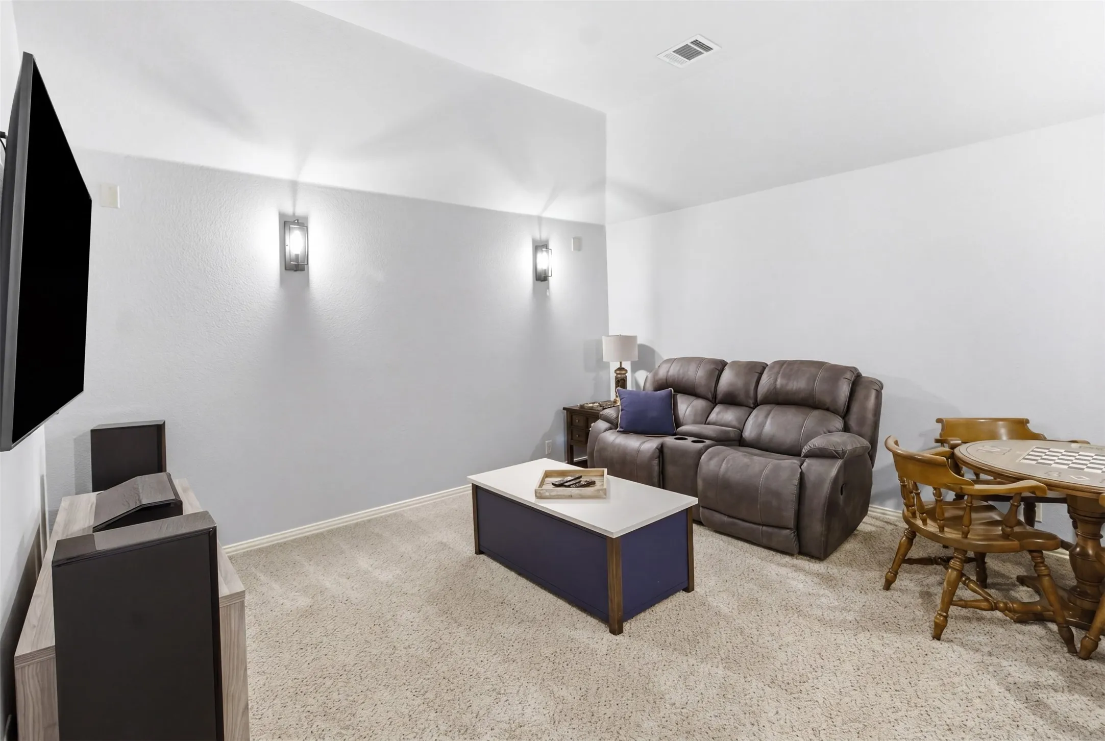 Single Family Residence For Sale in Denton County , 8100 Canyon Drive, Aubrey, Texas 76227, 5 Bedroom, 3 Bathroom, 2 Garage spaces, 3,283 Sqft, built in 2015, mls#21265350, Real Estate Agent in Aubrey, Homes For Sale in Denton county, Homes For Sale in Aubrey, Realtor in Aubrey Texas, Real Estate Brokerage Independent Realty Texas, Luminita Cordes Realtor