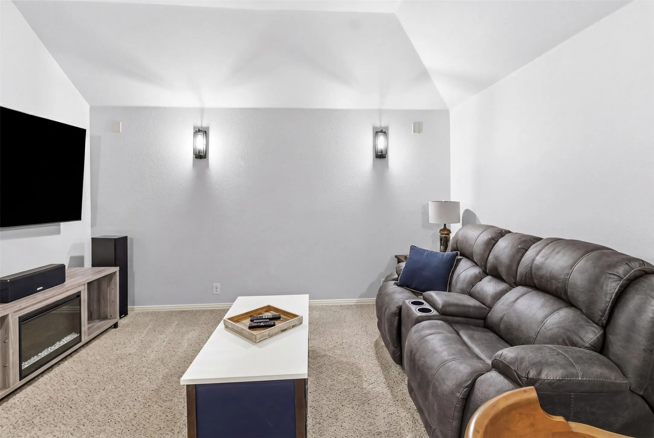 Single Family Residence For Sale in Denton County , 8100 Canyon Drive, Aubrey, Texas 76227, 5 Bedroom, 3 Bathroom, 2 Garage spaces, 3,283 Sqft, built in 2015, mls#21265350, Real Estate Agent in Aubrey, Homes For Sale in Denton county, Homes For Sale in Aubrey, Realtor in Aubrey Texas, Real Estate Brokerage Independent Realty Texas, Luminita Cordes Realtor