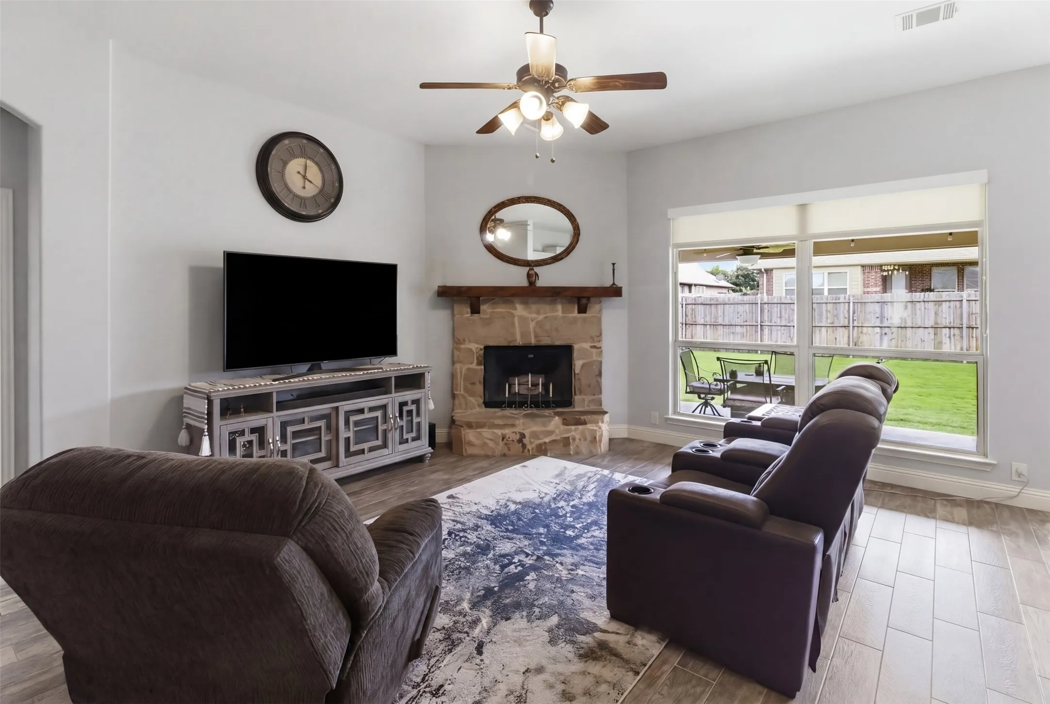 Single Family Residence For Sale in Denton County , 8100 Canyon Drive, Aubrey, Texas 76227, 5 Bedroom, 3 Bathroom, 2 Garage spaces, 3,283 Sqft, built in 2015, mls#21265350, Real Estate Agent in Aubrey, Homes For Sale in Denton county, Homes For Sale in Aubrey, Realtor in Aubrey Texas, Real Estate Brokerage Independent Realty Texas, Luminita Cordes Realtor