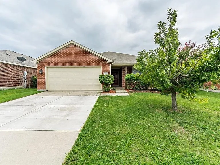 Single Family Residence For Rent in Denton County , 1808 Morning Dove, Aubrey, Texas 76227, 3 Bedrooms, 2 Bathrooms, 2 Garage spaces, 1,556 Sqft, built in 2008, Price $1,895, mls#21265372, Real Estate Agent in Aubrey, Homes For Rent in Denton county, Homes For Rent in Aubrey, Realtor in Aubrey Texas, Real Estate Brokerage Independent Realty Texas, Luminita Cordes Realtor