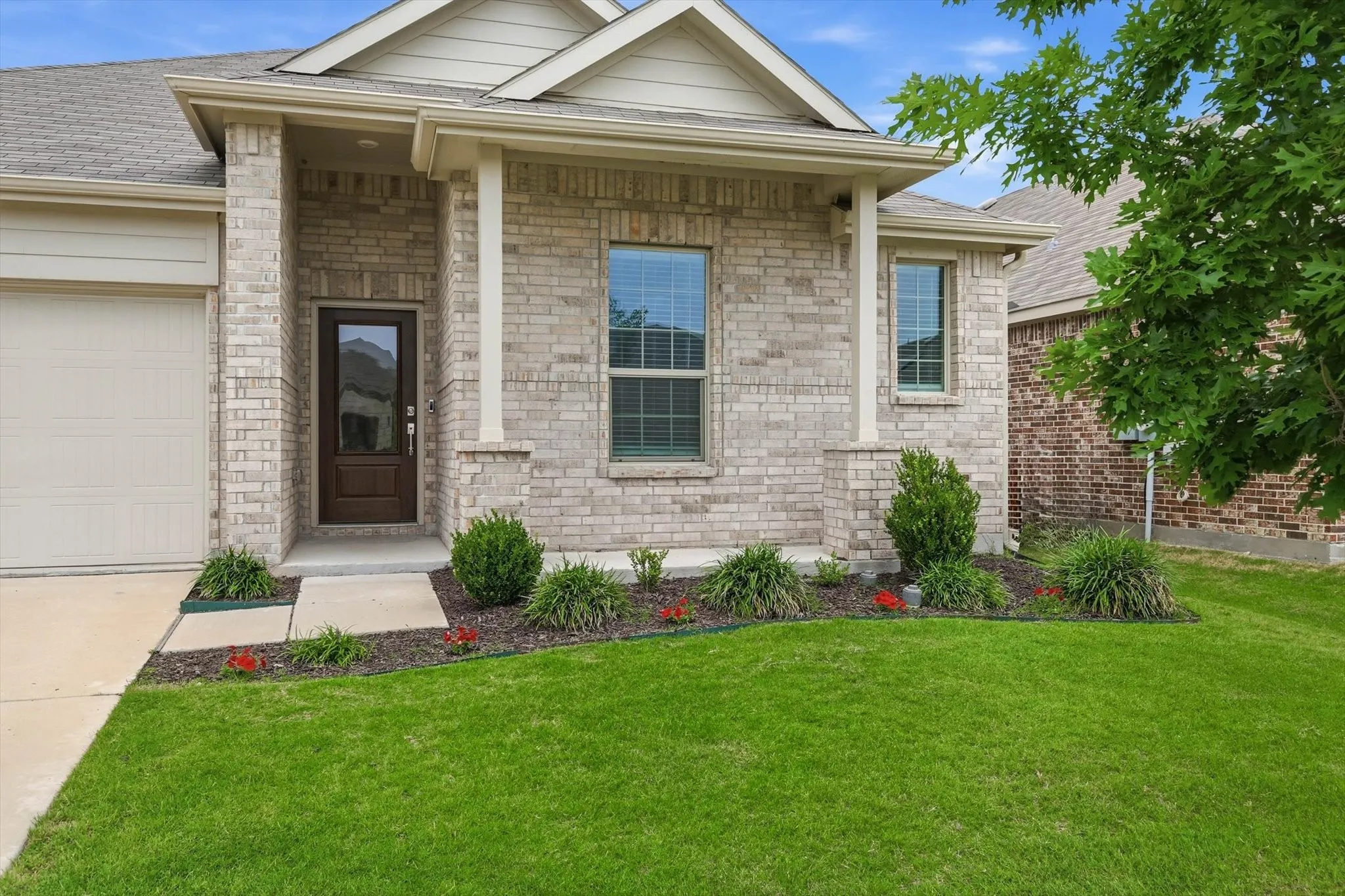 Single Family Residence For Sale in Collin County , 716 Biscay Way, Princeton, Texas 75407, 4 Bedroom, 2 Bathroom, 2 Garage spaces, 1,994 Sqft, built in 2021, mls#21235439, Real Estate Agent in Princeton, Homes For Sale in Collin county, Homes For Sale in Princeton, Realtor in Princeton Texas, Real Estate Brokerage Independent Realty Texas, Luminita Cordes Realtor