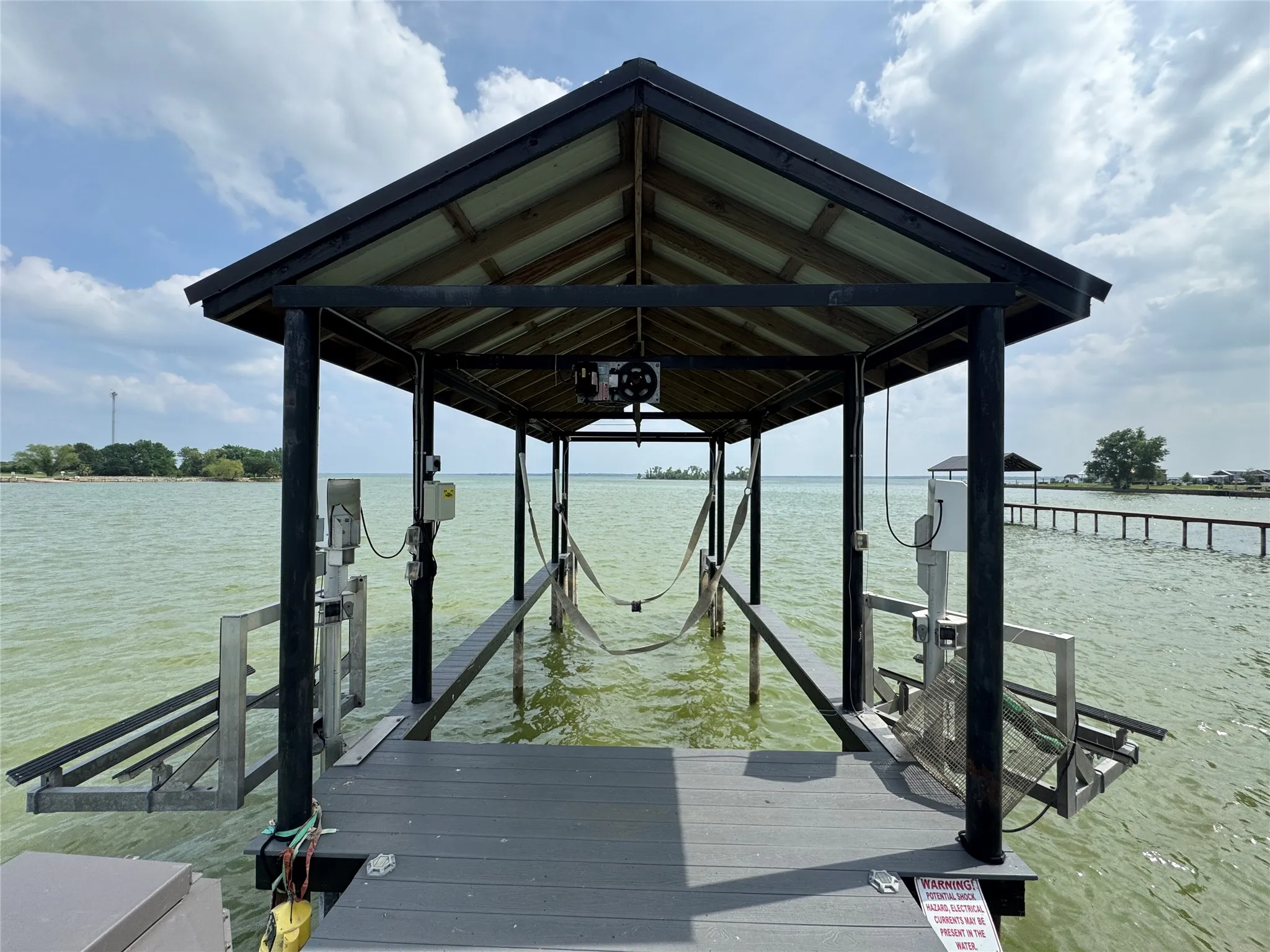 Single Family Residence For Sale in Navarro County , 5000 Waterfront Road 126, Kerens, Texas 75144, 2 Bedroom, 1 Bathroom, Garage spaces, 390 Sqft, built in 2022, mls#21252490, Real Estate Agent in Kerens, Homes For Sale in Navarro county, Homes For Sale in Kerens, Realtor in Kerens Texas, Real Estate Brokerage Independent Realty Texas, Luminita Cordes Realtor