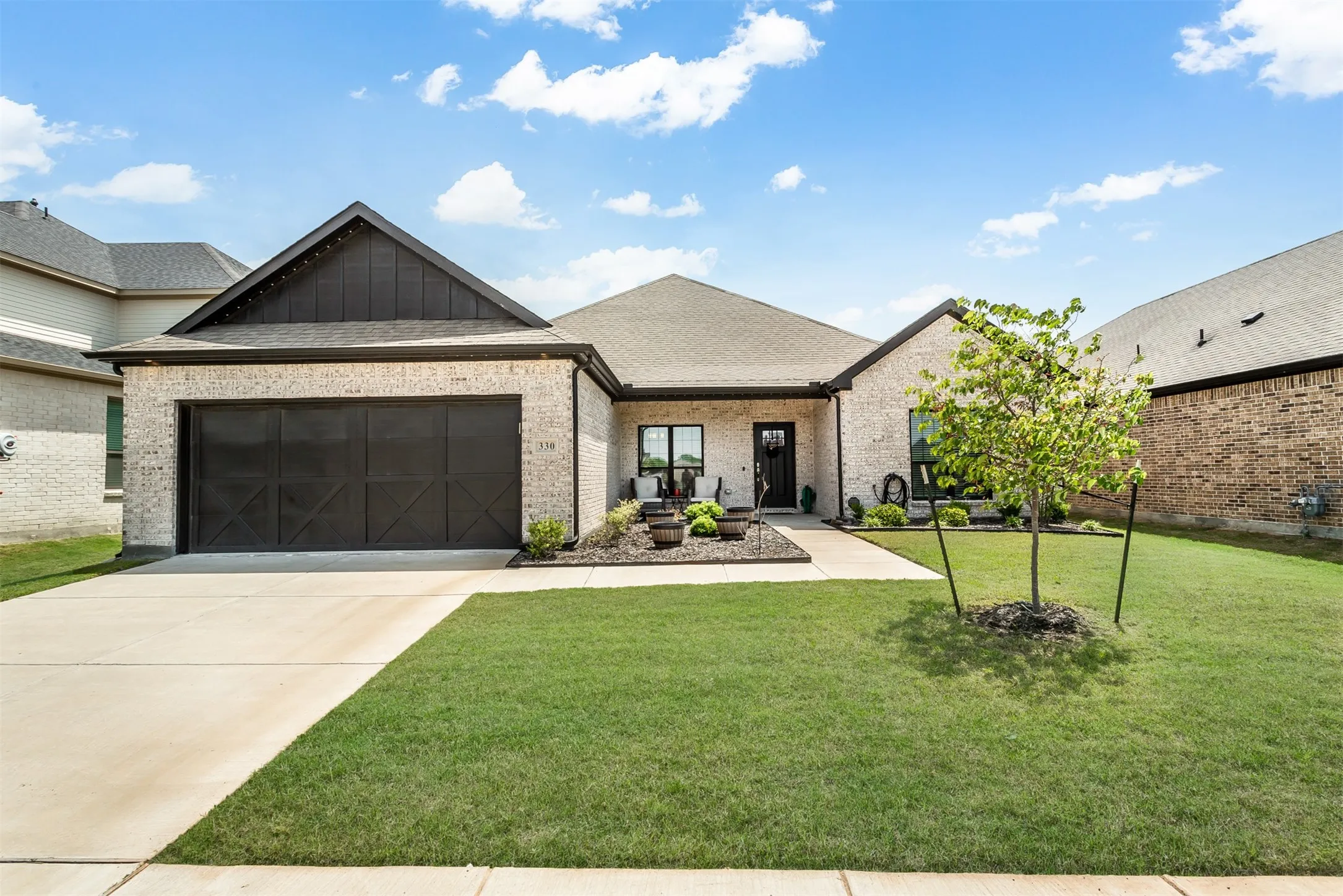 Single Family Residence For Sale in Collin County , 330 Rock Acre Drive, Lavon, Texas 75166, 4 Bedroom, 3 Bathroom, 2 Garage spaces, 2,315 Sqft, built in 2022, mls#21264658, Real Estate Agent in Lavon, Homes For Sale in Collin county, Homes For Sale in Lavon, Realtor in Lavon Texas, Real Estate Brokerage Independent Realty Texas, Luminita Cordes Realtor