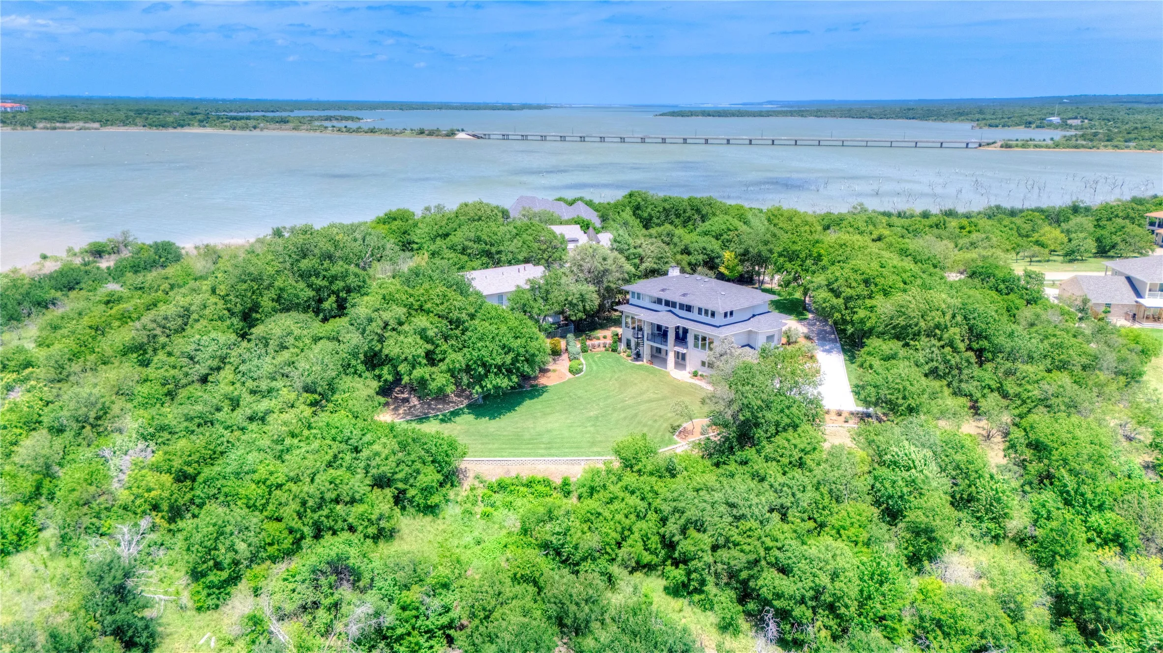 Single Family Residence For Sale in Dallas County , 1132 Mallard Pointe Drive, Grand Prairie, Texas 75104, 4 Bedroom, 5 Bathroom, 4 Garage spaces, 5,208 Sqft, built in 2000, mls#21262662, Real Estate Agent in Grand Prairie, Homes For Sale in Dallas county, Homes For Sale in Grand Prairie, Realtor in Grand Prairie Texas, Real Estate Brokerage Independent Realty Texas, Luminita Cordes Realtor