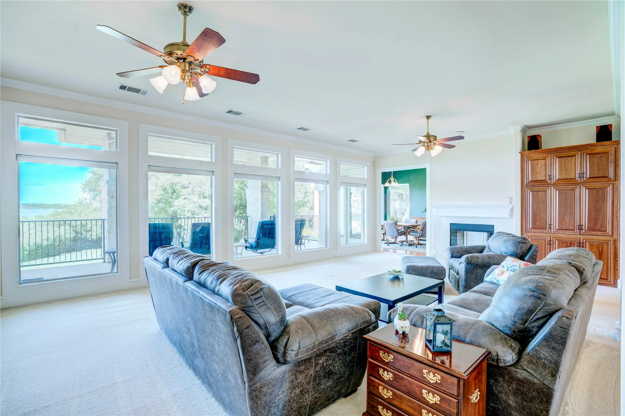 Single Family Residence For Sale in Dallas County , 1132 Mallard Pointe Drive, Grand Prairie, Texas 75104, 4 Bedroom, 5 Bathroom, 4 Garage spaces, 5,208 Sqft, built in 2000, mls#21262662, Real Estate Agent in Grand Prairie, Homes For Sale in Dallas county, Homes For Sale in Grand Prairie, Realtor in Grand Prairie Texas, Real Estate Brokerage Independent Realty Texas, Luminita Cordes Realtor