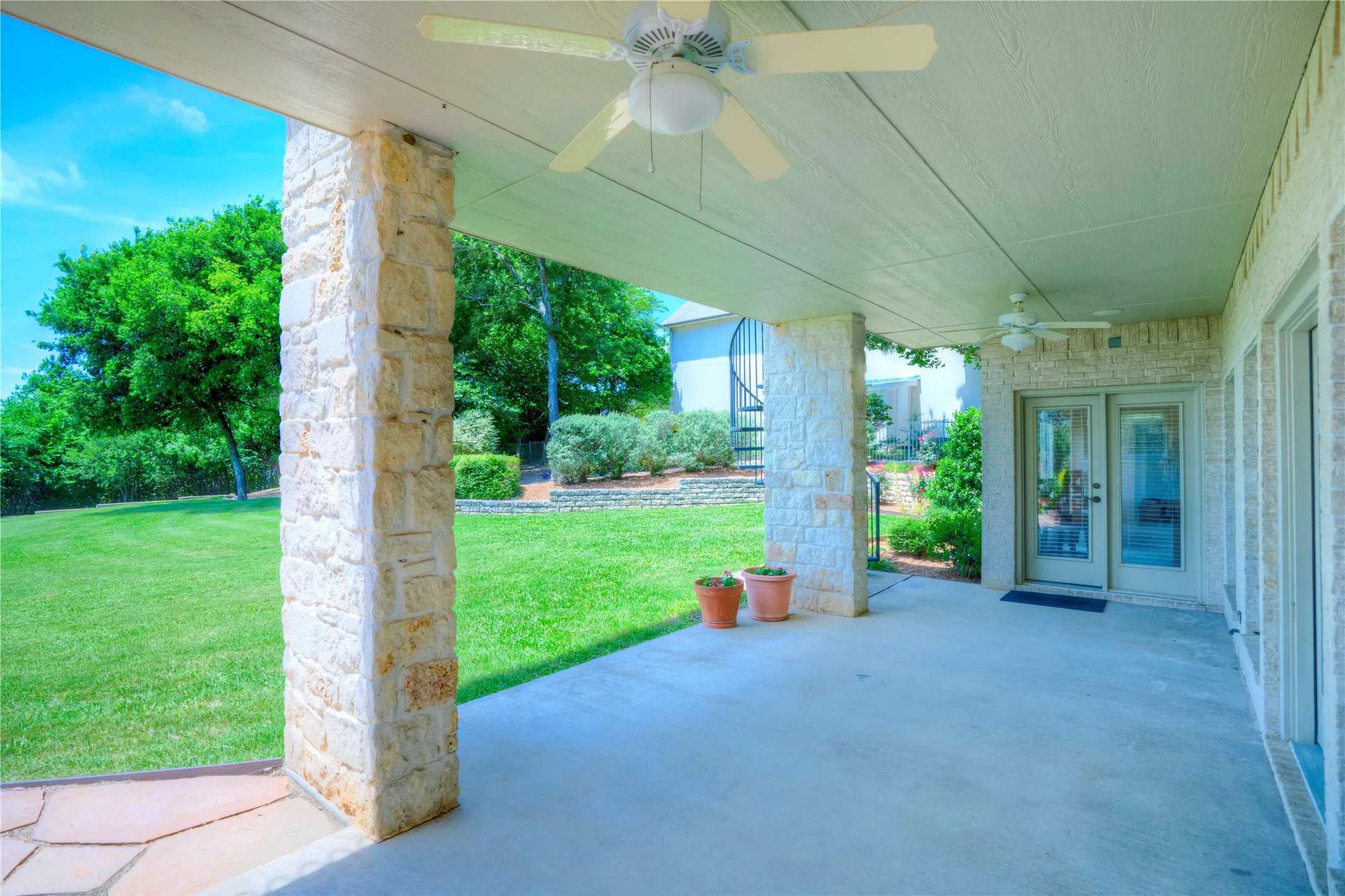 Single Family Residence For Sale in Dallas County , 1132 Mallard Pointe Drive, Grand Prairie, Texas 75104, 4 Bedroom, 5 Bathroom, 4 Garage spaces, 5,208 Sqft, built in 2000, mls#21262662, Real Estate Agent in Grand Prairie, Homes For Sale in Dallas county, Homes For Sale in Grand Prairie, Realtor in Grand Prairie Texas, Real Estate Brokerage Independent Realty Texas, Luminita Cordes Realtor