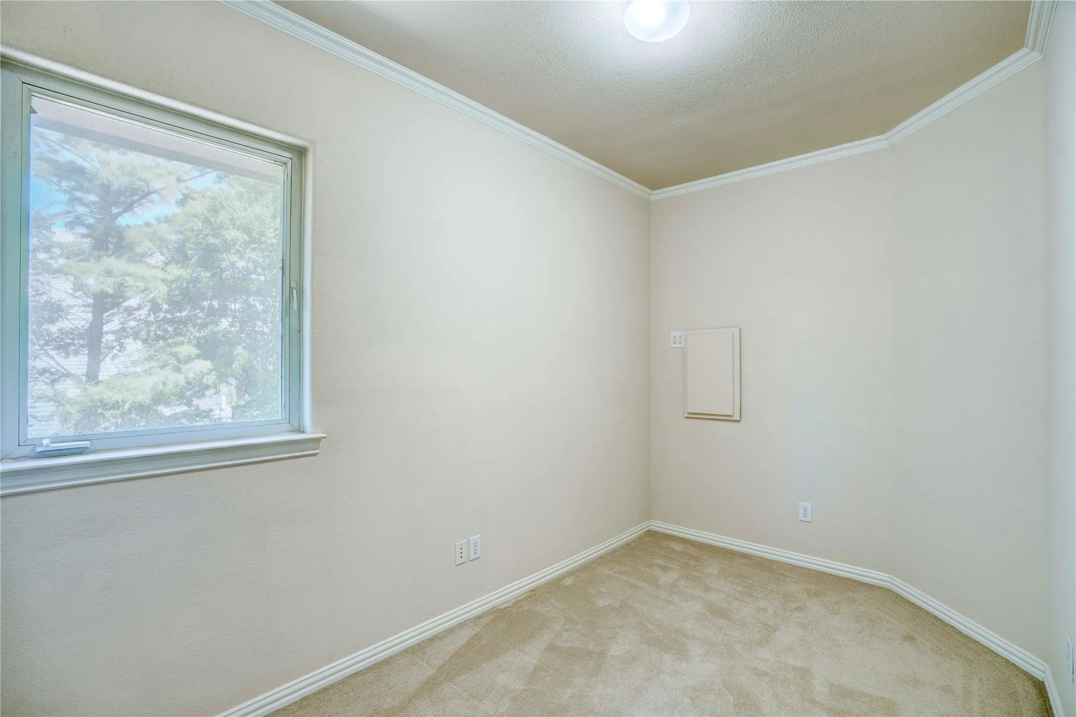 Single Family Residence For Sale in Dallas County , 1132 Mallard Pointe Drive, Grand Prairie, Texas 75104, 4 Bedroom, 5 Bathroom, 4 Garage spaces, 5,208 Sqft, built in 2000, mls#21262662, Real Estate Agent in Grand Prairie, Homes For Sale in Dallas county, Homes For Sale in Grand Prairie, Realtor in Grand Prairie Texas, Real Estate Brokerage Independent Realty Texas, Luminita Cordes Realtor