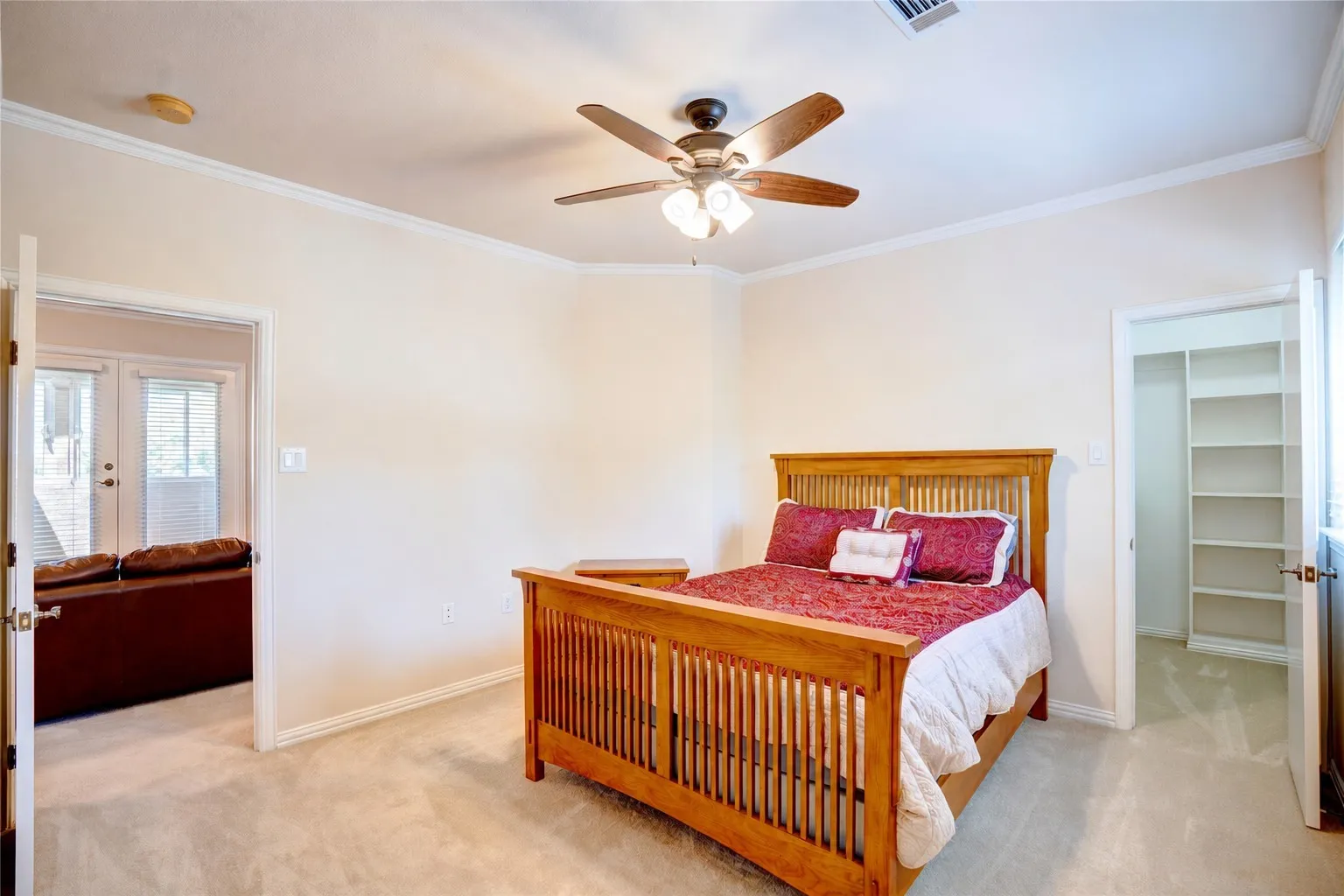 Single Family Residence For Sale in Dallas County , 1132 Mallard Pointe Drive, Grand Prairie, Texas 75104, 4 Bedroom, 5 Bathroom, 4 Garage spaces, 5,208 Sqft, built in 2000, mls#21262662, Real Estate Agent in Grand Prairie, Homes For Sale in Dallas county, Homes For Sale in Grand Prairie, Realtor in Grand Prairie Texas, Real Estate Brokerage Independent Realty Texas, Luminita Cordes Realtor