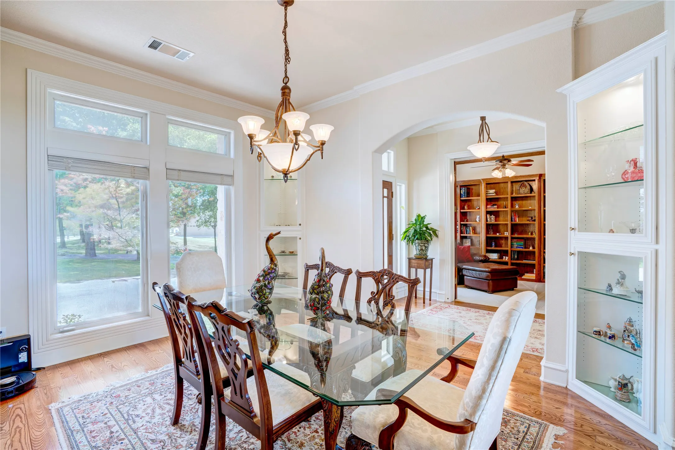 Single Family Residence For Sale in Dallas County , 1132 Mallard Pointe Drive, Grand Prairie, Texas 75104, 4 Bedroom, 5 Bathroom, 4 Garage spaces, 5,208 Sqft, built in 2000, mls#21262662, Real Estate Agent in Grand Prairie, Homes For Sale in Dallas county, Homes For Sale in Grand Prairie, Realtor in Grand Prairie Texas, Real Estate Brokerage Independent Realty Texas, Luminita Cordes Realtor