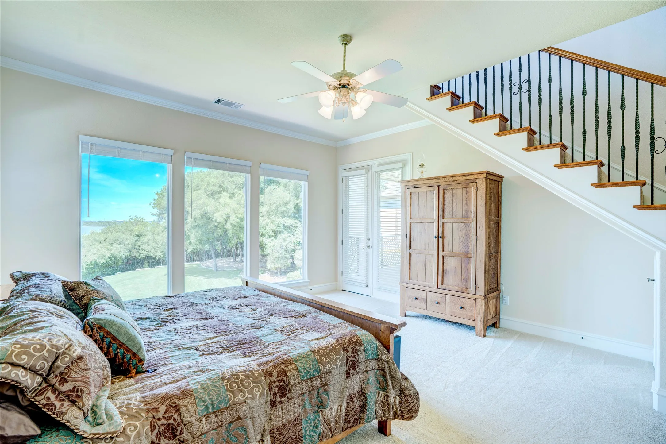 Single Family Residence For Sale in Dallas County , 1132 Mallard Pointe Drive, Grand Prairie, Texas 75104, 4 Bedroom, 5 Bathroom, 4 Garage spaces, 5,208 Sqft, built in 2000, mls#21262662, Real Estate Agent in Grand Prairie, Homes For Sale in Dallas county, Homes For Sale in Grand Prairie, Realtor in Grand Prairie Texas, Real Estate Brokerage Independent Realty Texas, Luminita Cordes Realtor