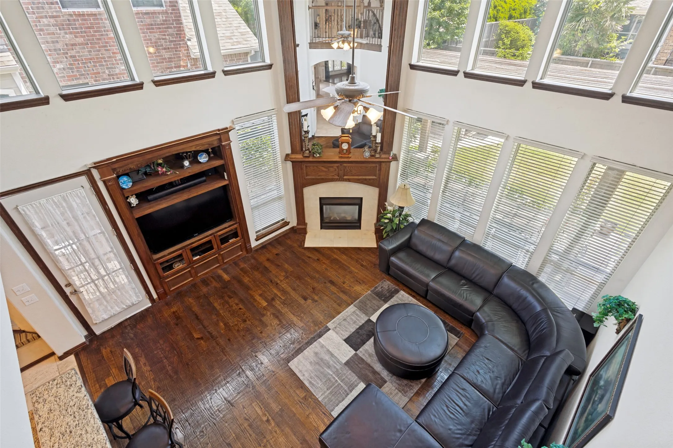Single Family Residence For Sale in Denton County , 1909 Grand Park Place, Flower Mound, Texas 75028, 5 Bedroom, 4 Bathroom, 2 Garage spaces, 3,640 Sqft, built in 2003, mls#21265397, Real Estate Agent in Flower Mound, Homes For Sale in Denton county, Homes For Sale in Flower Mound, Realtor in Flower Mound Texas, Real Estate Brokerage Independent Realty Texas, Luminita Cordes Realtor