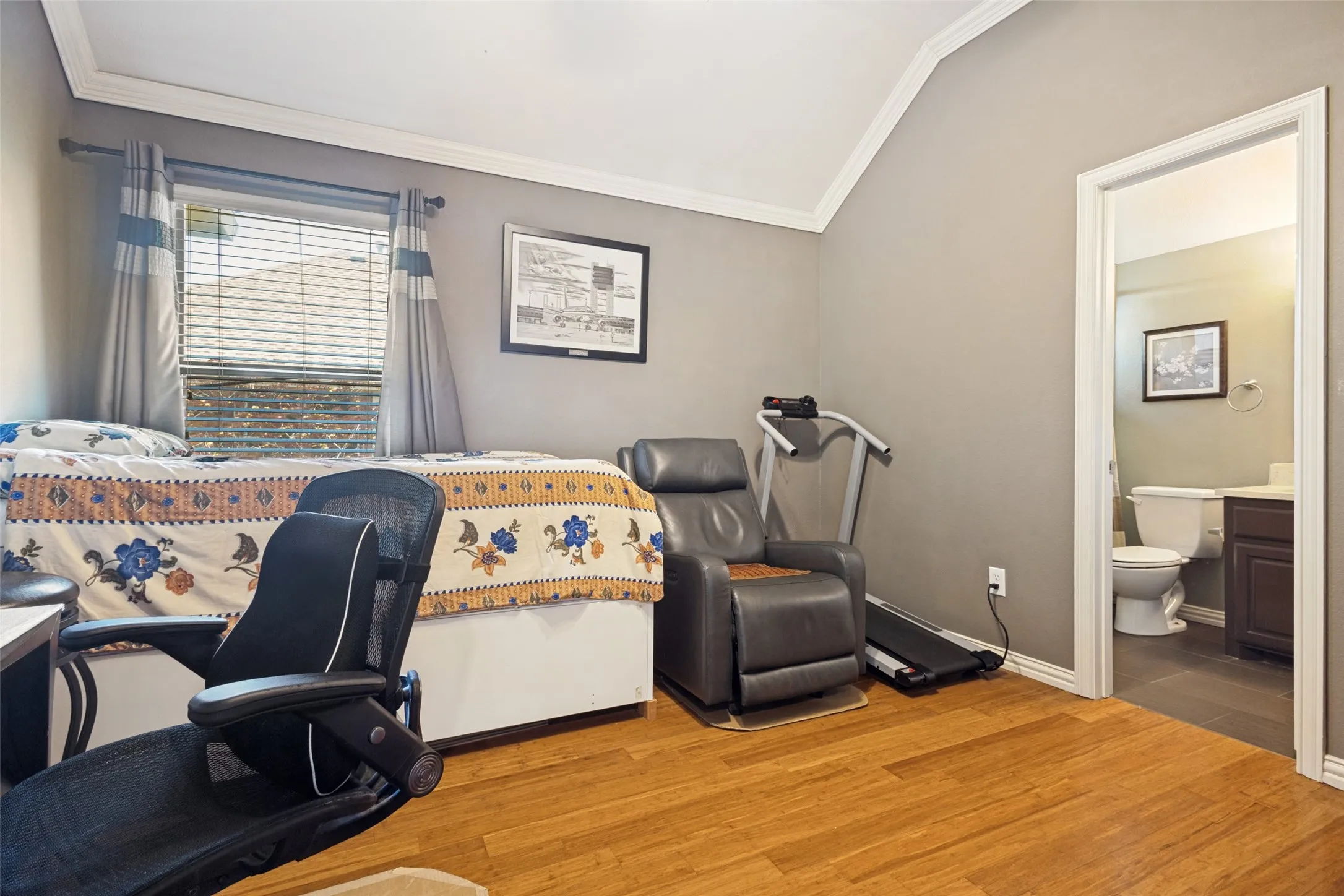 Single Family Residence For Sale in Denton County , 1909 Grand Park Place, Flower Mound, Texas 75028, 5 Bedroom, 4 Bathroom, 2 Garage spaces, 3,640 Sqft, built in 2003, mls#21265397, Real Estate Agent in Flower Mound, Homes For Sale in Denton county, Homes For Sale in Flower Mound, Realtor in Flower Mound Texas, Real Estate Brokerage Independent Realty Texas, Luminita Cordes Realtor