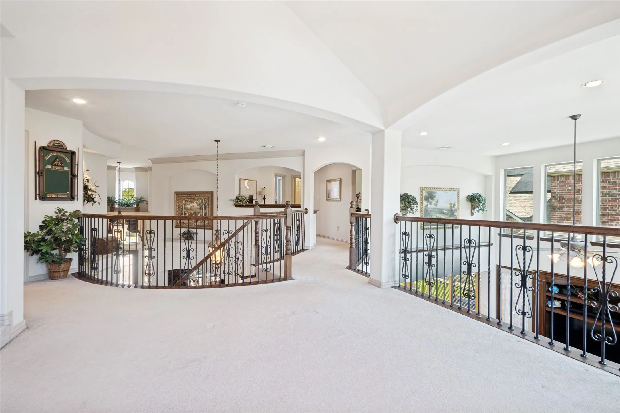 Single Family Residence For Sale in Denton County , 1909 Grand Park Place, Flower Mound, Texas 75028, 5 Bedroom, 4 Bathroom, 2 Garage spaces, 3,640 Sqft, built in 2003, mls#21265397, Real Estate Agent in Flower Mound, Homes For Sale in Denton county, Homes For Sale in Flower Mound, Realtor in Flower Mound Texas, Real Estate Brokerage Independent Realty Texas, Luminita Cordes Realtor