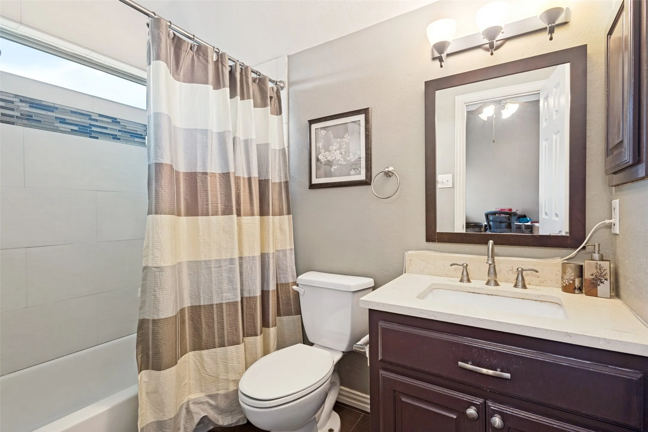Single Family Residence For Sale in Denton County , 1909 Grand Park Place, Flower Mound, Texas 75028, 5 Bedroom, 4 Bathroom, 2 Garage spaces, 3,640 Sqft, built in 2003, mls#21265397, Real Estate Agent in Flower Mound, Homes For Sale in Denton county, Homes For Sale in Flower Mound, Realtor in Flower Mound Texas, Real Estate Brokerage Independent Realty Texas, Luminita Cordes Realtor