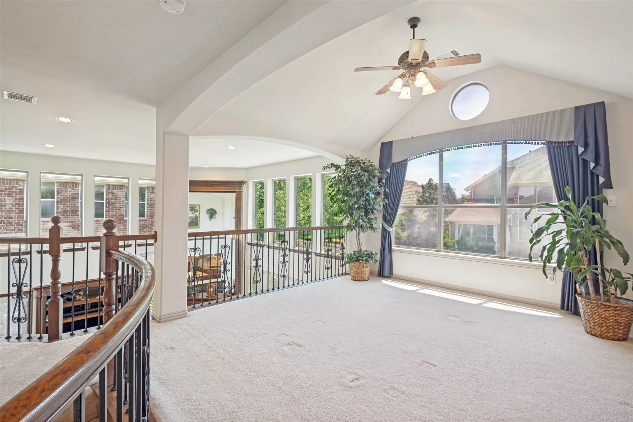 Single Family Residence For Sale in Denton County , 1909 Grand Park Place, Flower Mound, Texas 75028, 5 Bedroom, 4 Bathroom, 2 Garage spaces, 3,640 Sqft, built in 2003, mls#21265397, Real Estate Agent in Flower Mound, Homes For Sale in Denton county, Homes For Sale in Flower Mound, Realtor in Flower Mound Texas, Real Estate Brokerage Independent Realty Texas, Luminita Cordes Realtor