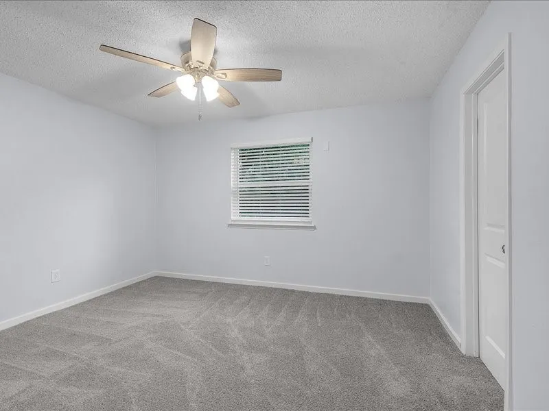 Single Family Residence For Sale in Johnson County , 303 Mansfield Road, Cleburne, Texas 76031, 4 Bedroom, 1 Bathroom, Garage spaces, 1,312 Sqft, built in 1973, mls#21265196, Real Estate Agent in Cleburne, Homes For Sale in Johnson county, Homes For Sale in Cleburne, Realtor in Cleburne Texas, Real Estate Brokerage Independent Realty Texas, Luminita Cordes Realtor