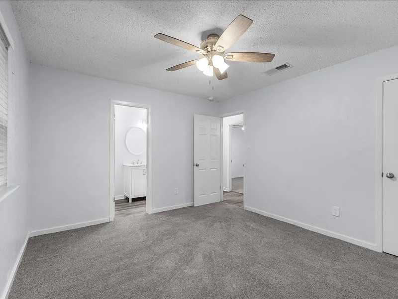Single Family Residence For Sale in Johnson County , 303 Mansfield Road, Cleburne, Texas 76031, 4 Bedroom, 1 Bathroom, Garage spaces, 1,312 Sqft, built in 1973, mls#21265196, Real Estate Agent in Cleburne, Homes For Sale in Johnson county, Homes For Sale in Cleburne, Realtor in Cleburne Texas, Real Estate Brokerage Independent Realty Texas, Luminita Cordes Realtor