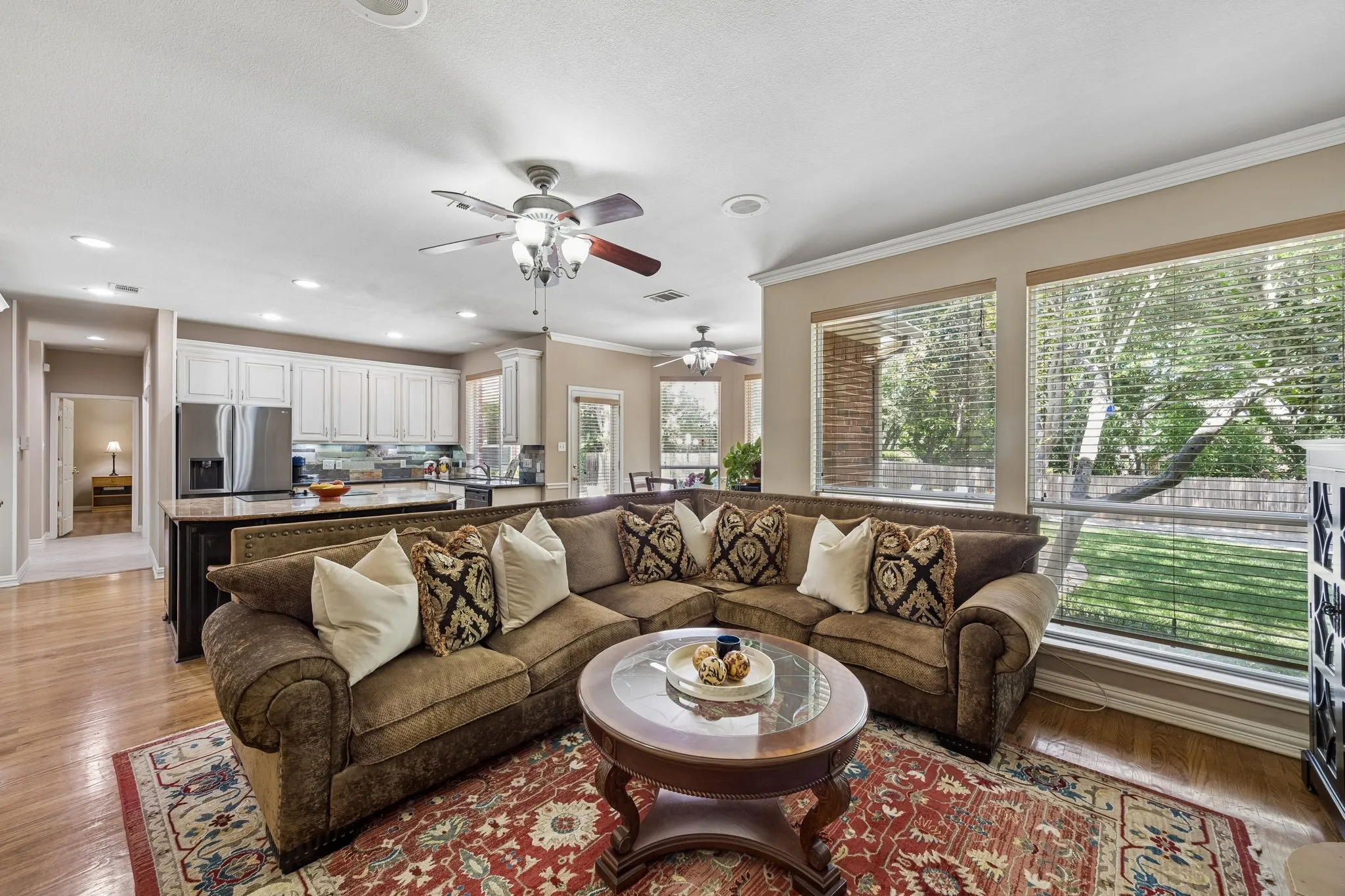 Single Family Residence For Sale in Tarrant County , 303 Waterford Court, Southlake, Texas 76092, 4 Bedroom, 5 Bathroom, 3 Garage spaces, 3,562 Sqft, built in 1992, mls#21237189, Real Estate Agent in Southlake, Homes For Sale in Tarrant county, Homes For Sale in Southlake, Realtor in Southlake Texas, Real Estate Brokerage Independent Realty Texas, Luminita Cordes Realtor